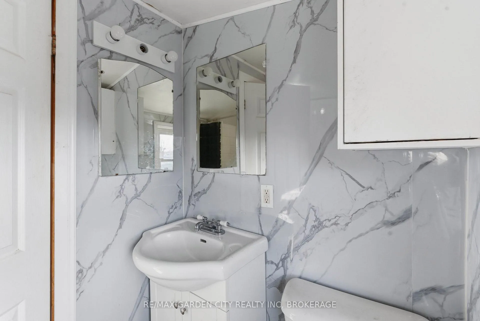Photo 19 of Unit Upper, 25 Pelham Road, St. Catharines, Western Hill — HOMEH