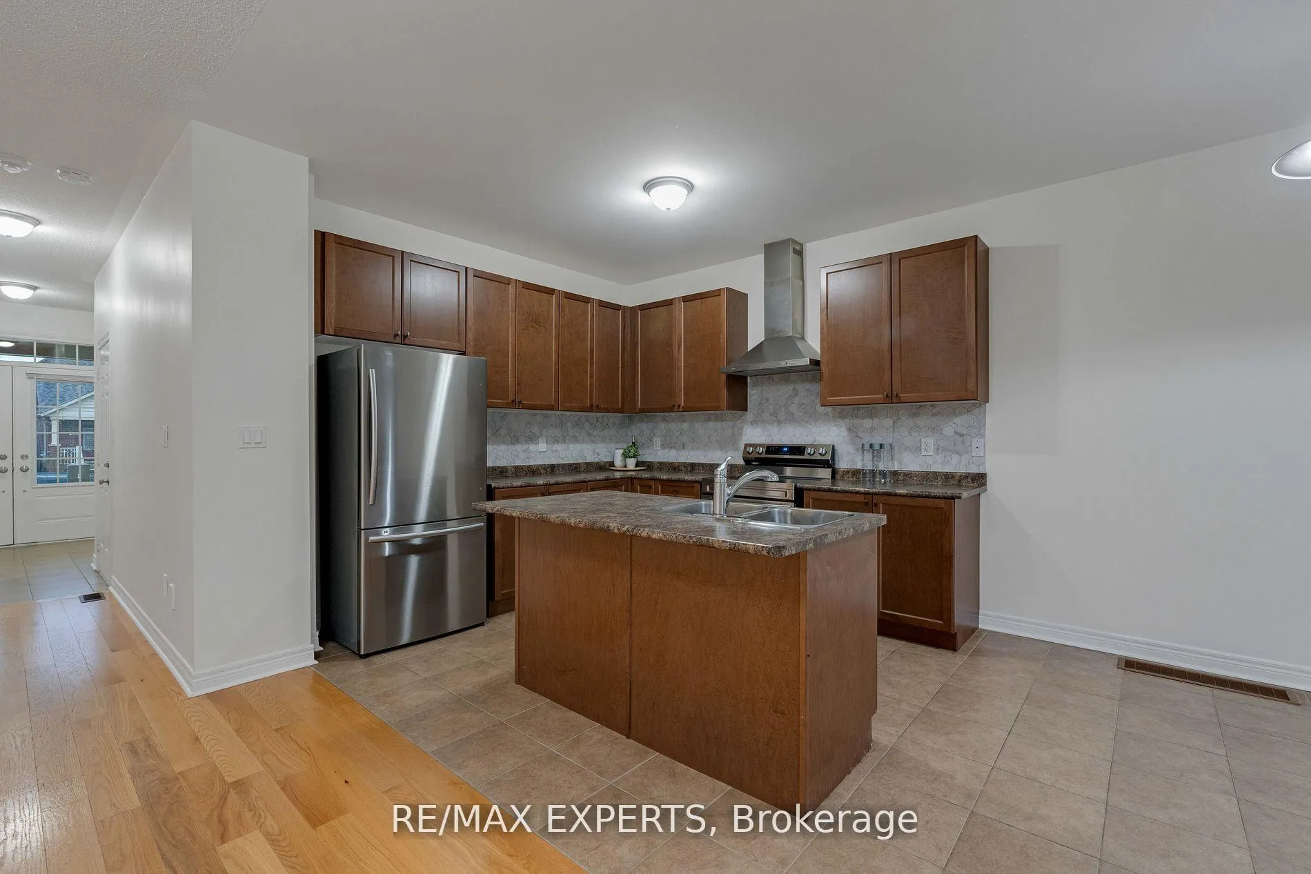 Photo 11 of 41 McCabe Lane, New Tecumseth, Tottenham — HOMEH
