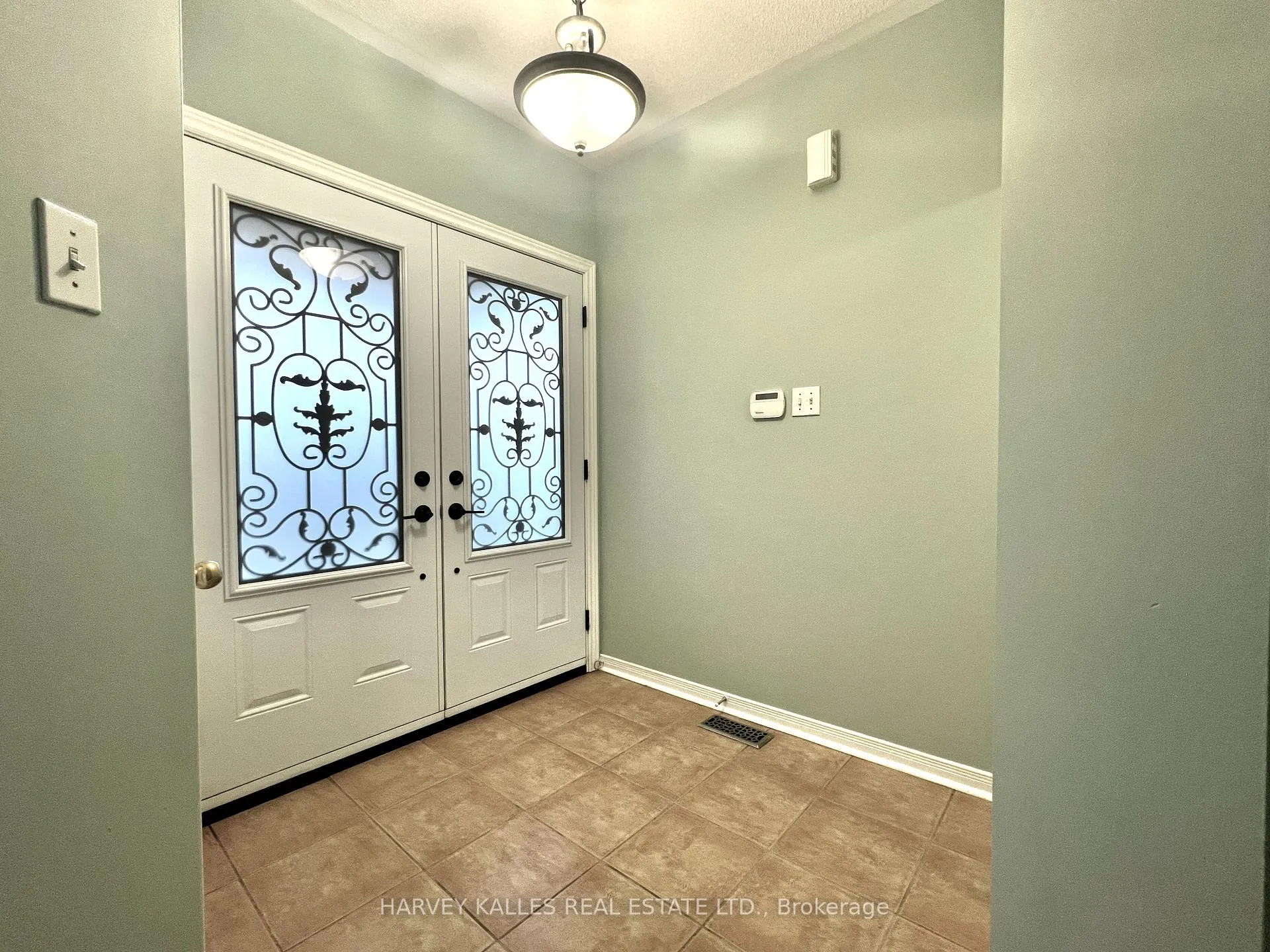 Photo 2 of 55 Native Landing, Brampton, Fletcher's Creek Village — HOMEH