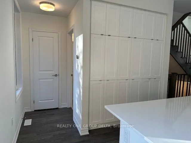 Photo 6 of 39 Folcroft (Upper) Street, Brampton, Credit Valley — HOMEH
