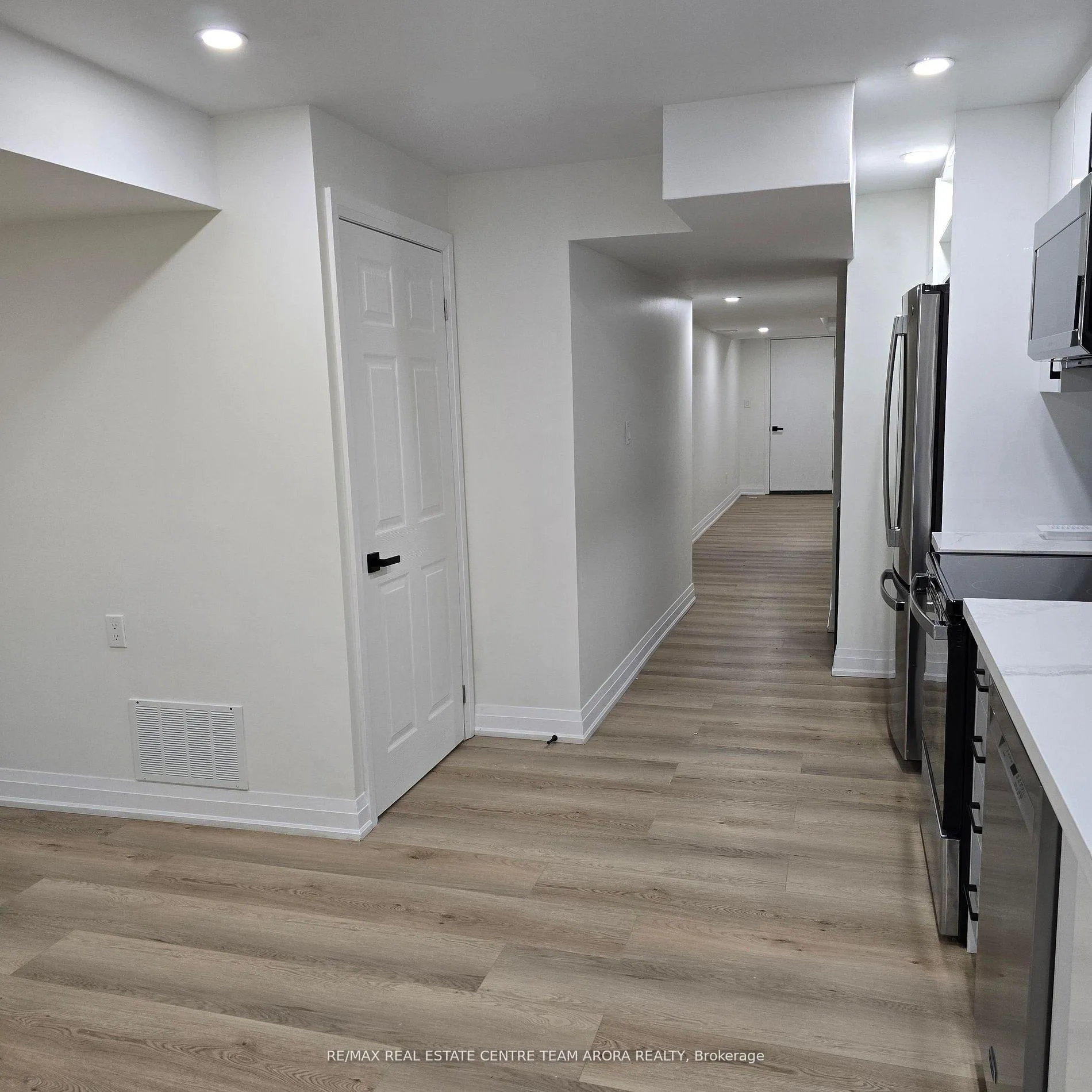 Photo 5 of Unit Bsmt, 18 Donald Ficht Crescent, Brampton, Northwest Brampton — HOMEH