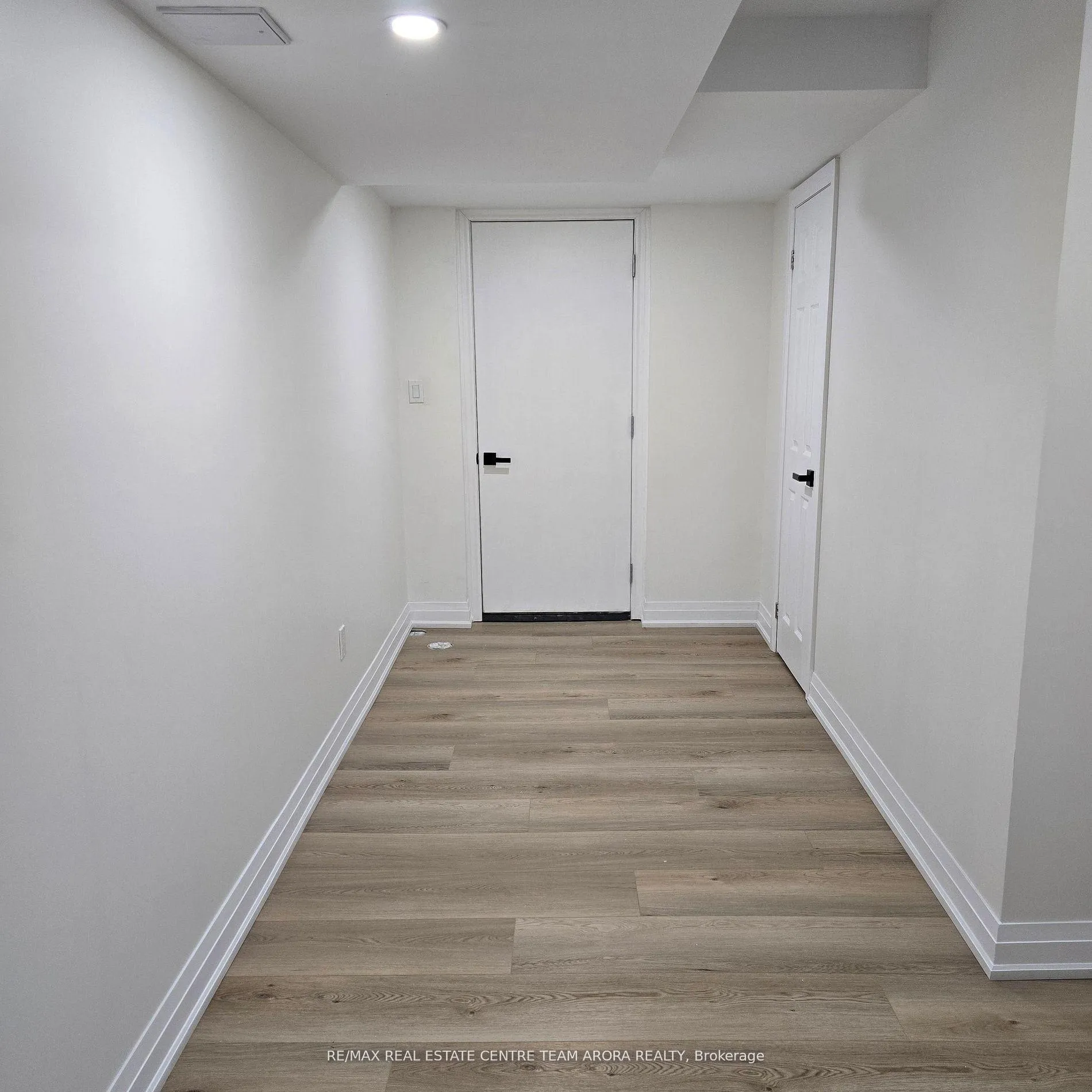 Photo 10 of Unit Bsmt, 18 Donald Ficht Crescent, Brampton, Northwest Brampton — HOMEH