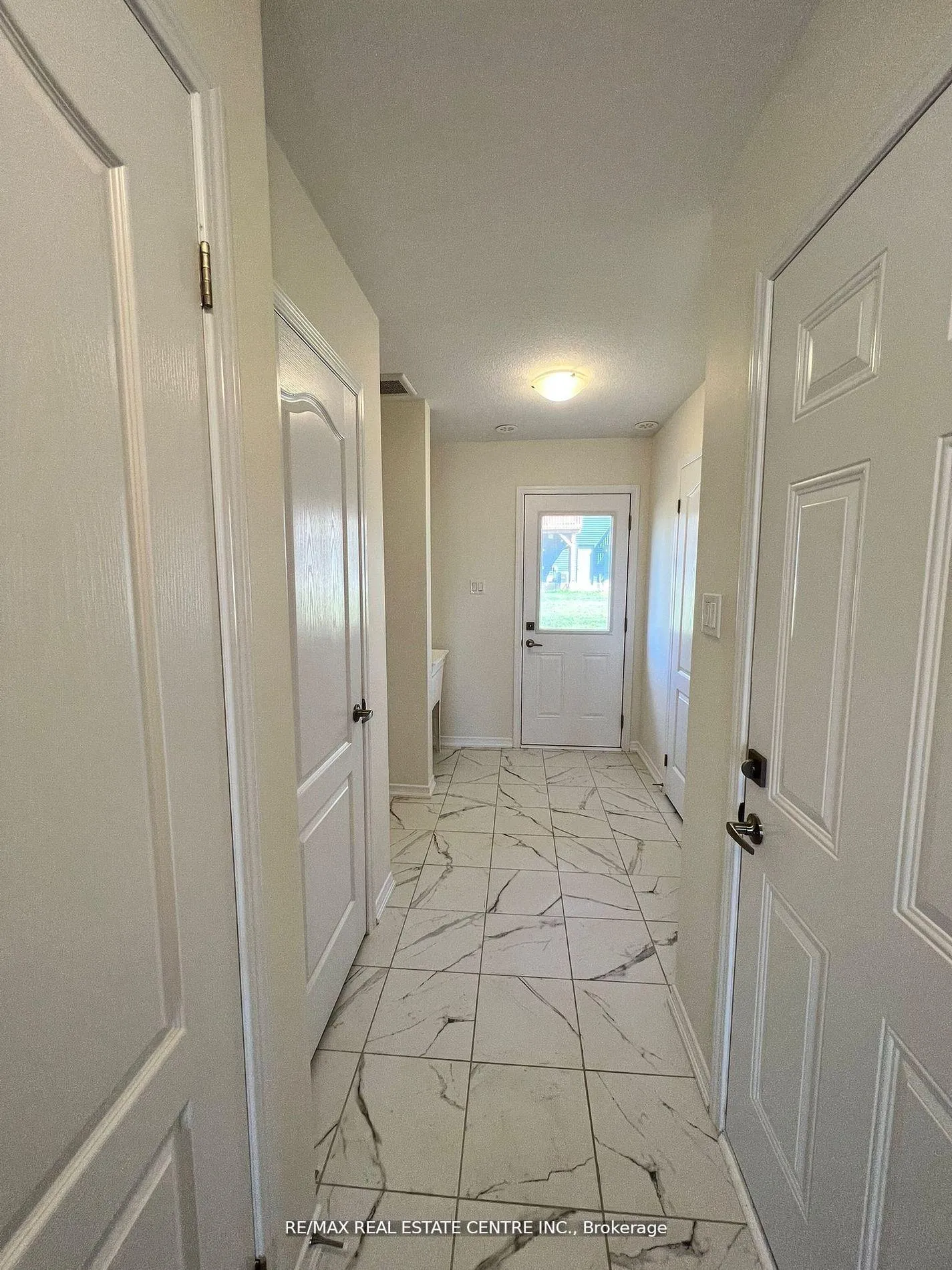 Photo 6 of 255 gillespie Drive, Brant, Brantford Twp — HOMEH