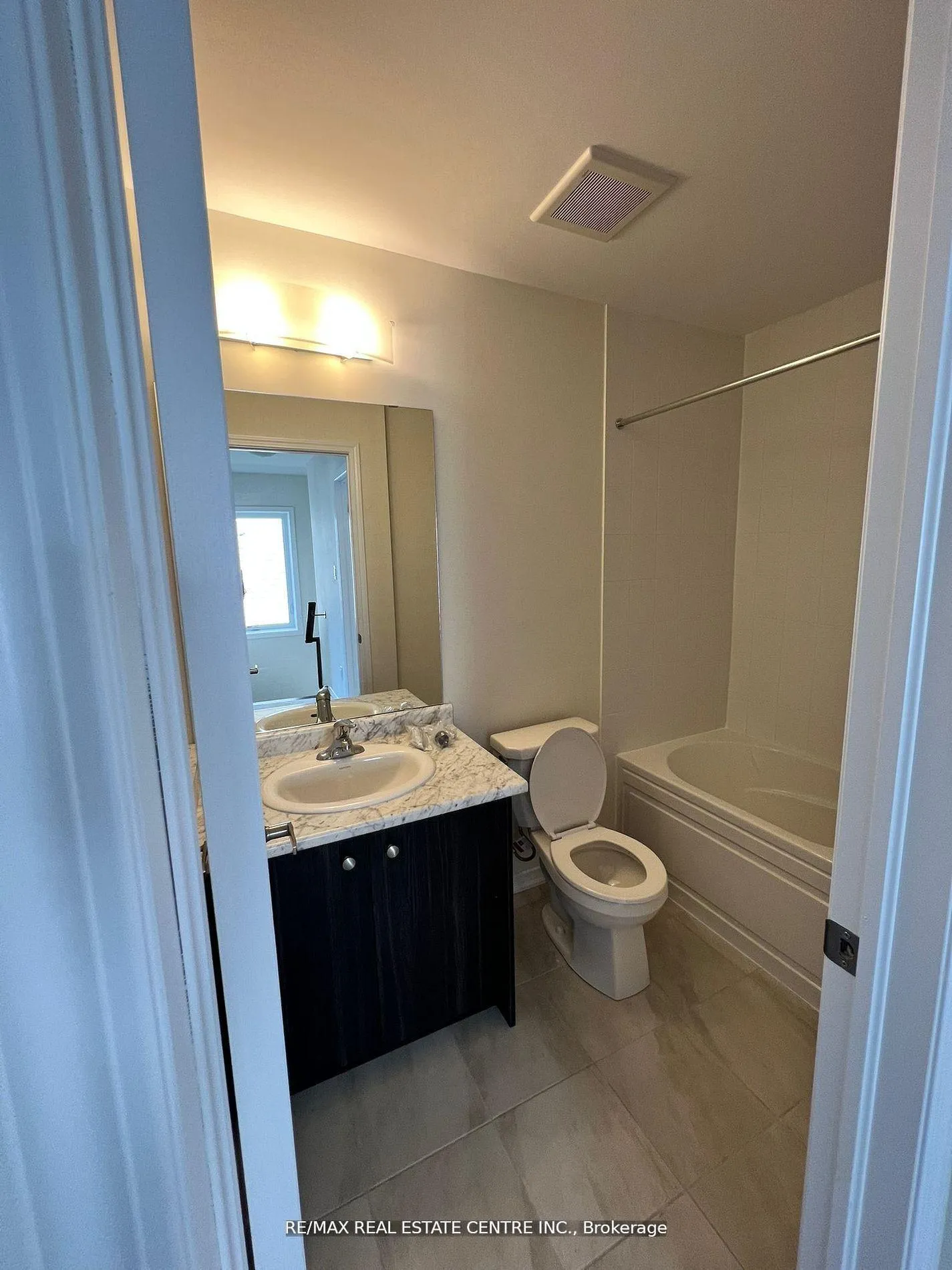 Photo 9 of 255 gillespie Drive, Brant, Brantford Twp — HOMEH