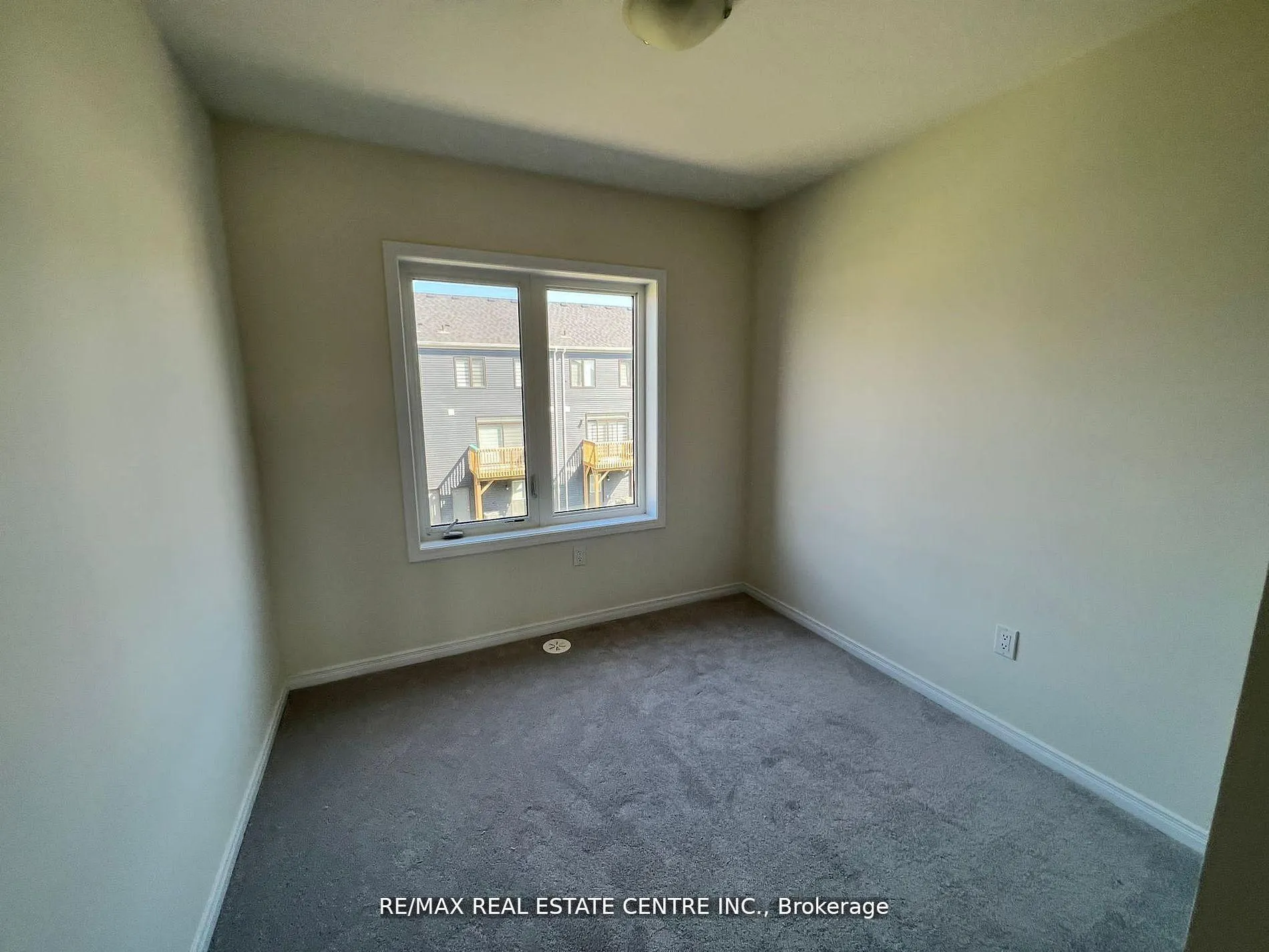 Photo 10 of 255 gillespie Drive, Brant, Brantford Twp — HOMEH