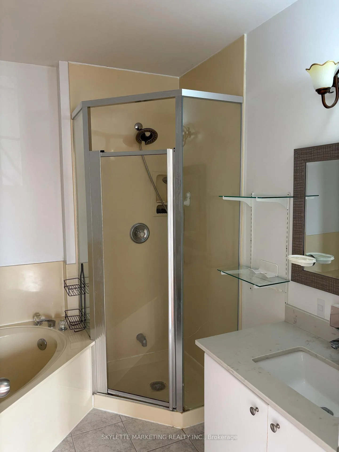 Photo 8 of 307 Milliken Meadow Drive, Markham, Milliken Mills West — HOMEH
