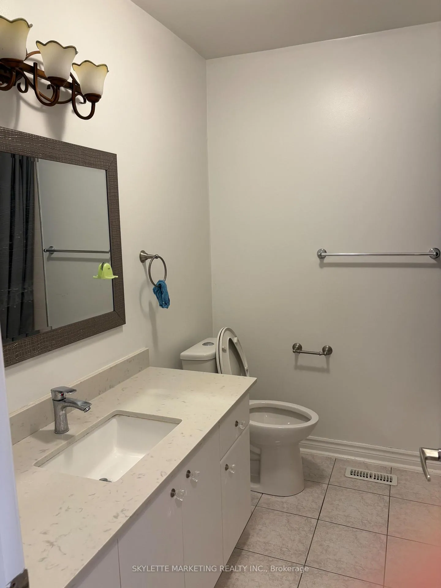 Photo 12 of 307 Milliken Meadow Drive, Markham, Milliken Mills West — HOMEH