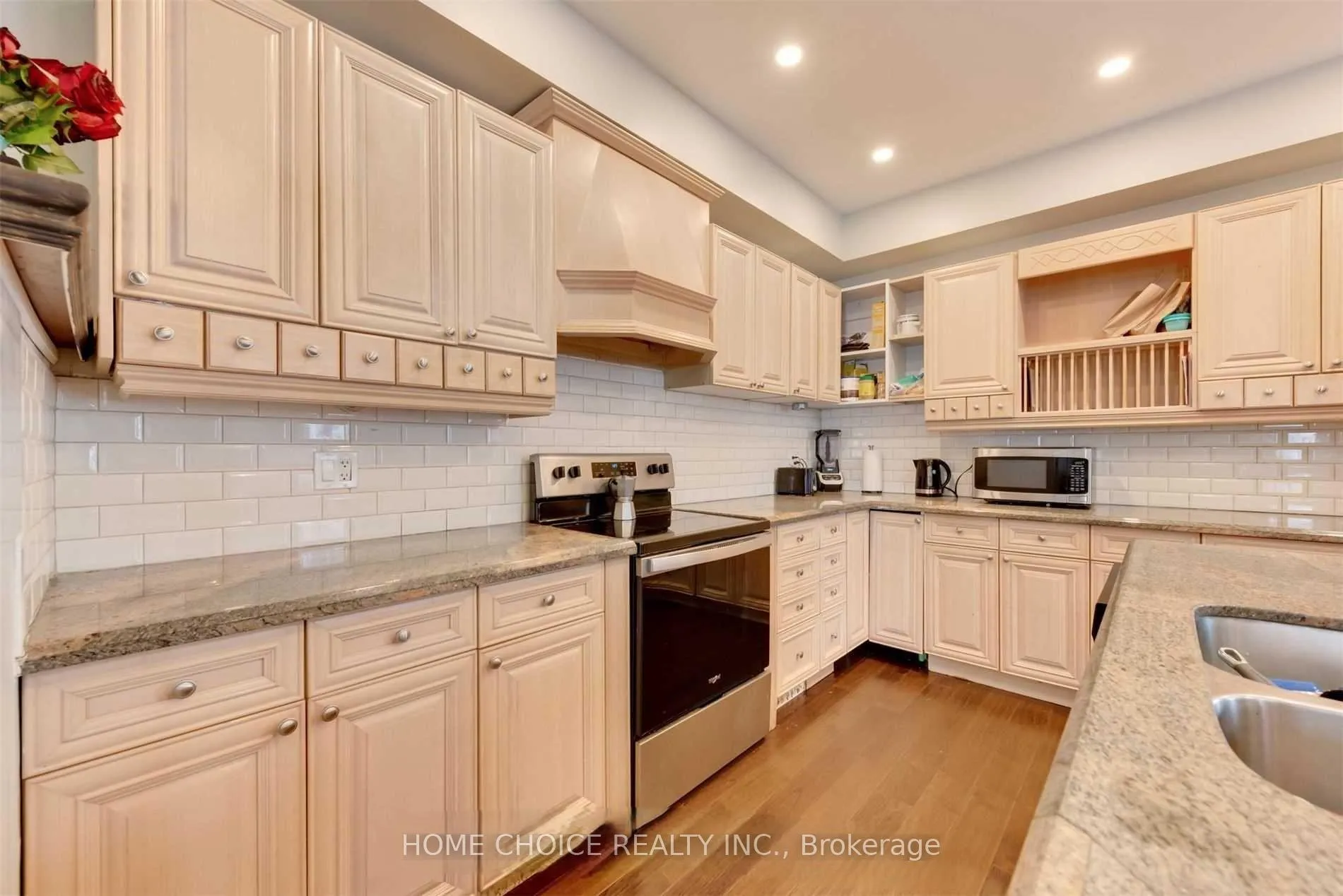 Photo 8 of 27 Stonehart Lane, Barrie, East Bayfield — HOMEH