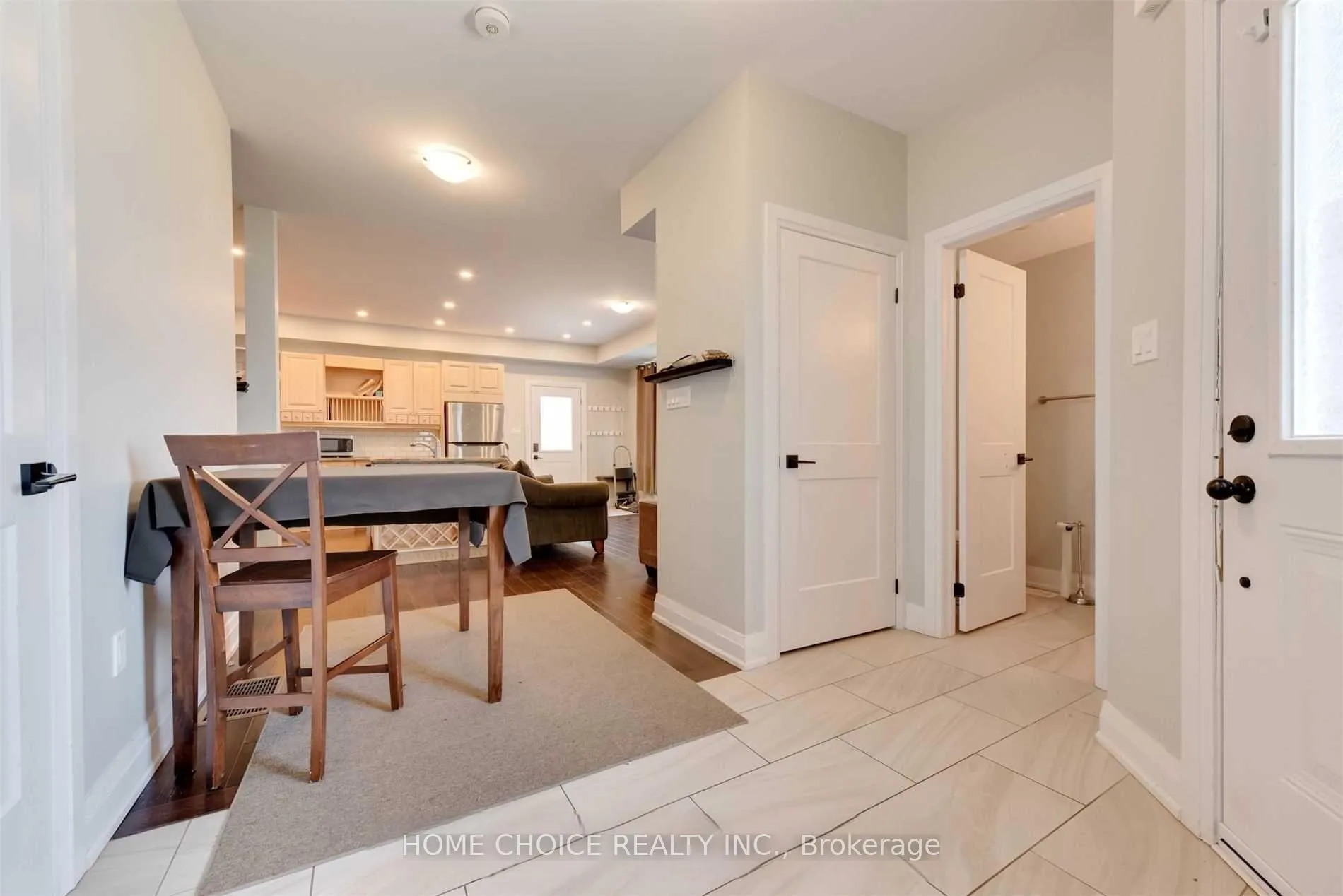Photo 10 of 27 Stonehart Lane, Barrie, East Bayfield — HOMEH