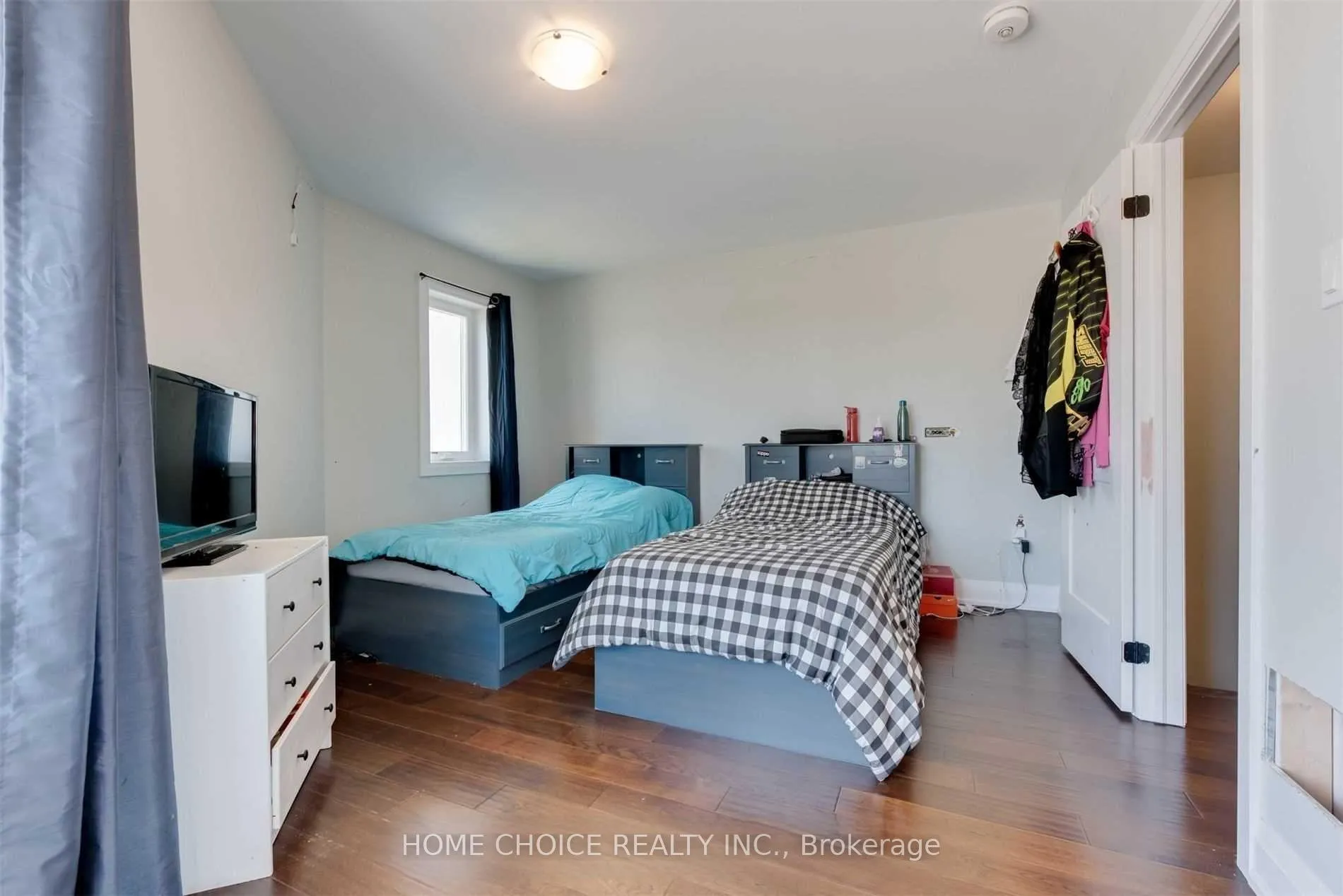 Photo 12 of 27 Stonehart Lane, Barrie, East Bayfield — HOMEH