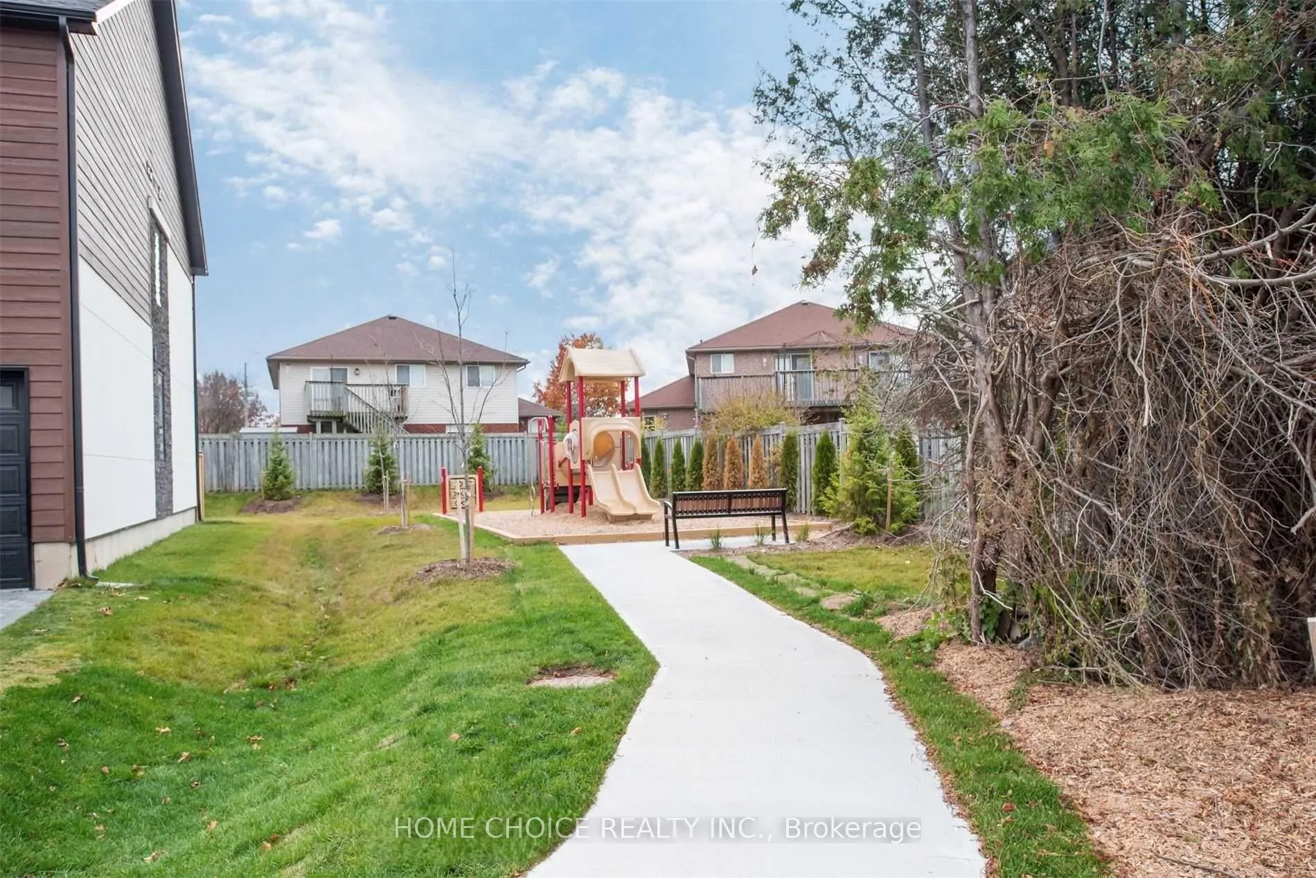 Photo 15 of 27 Stonehart Lane, Barrie, East Bayfield — HOMEH