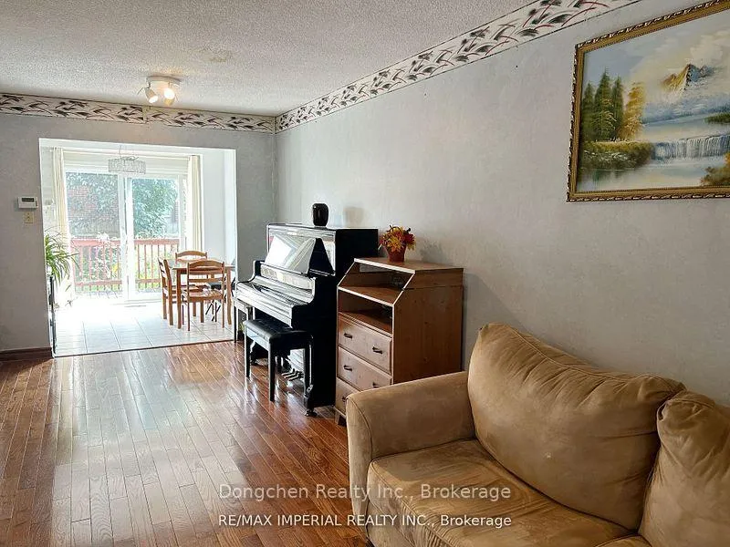 Photo 4 of 145 Risebrough Circuit, Markham, Milliken Mills West — HOMEH