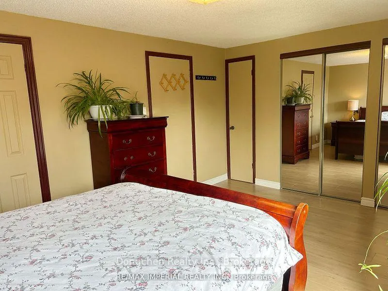 Photo 12 of 145 Risebrough Circuit, Markham, Milliken Mills West — HOMEH