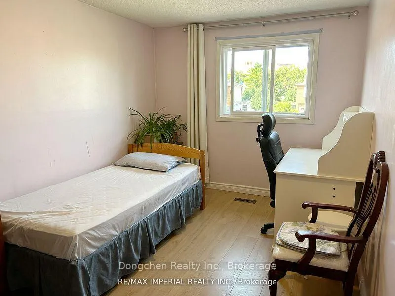 Photo 14 of 145 Risebrough Circuit, Markham, Milliken Mills West — HOMEH