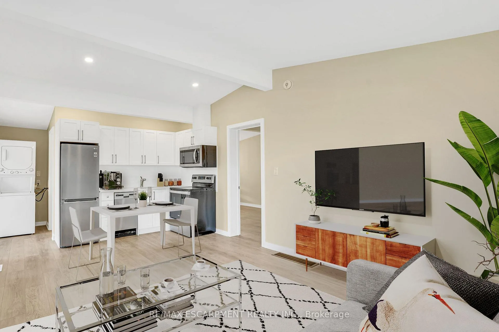Photo 3 of Unit A, 782 Mohawk Road, Hamilton, Hampton Heights — HOMEH
