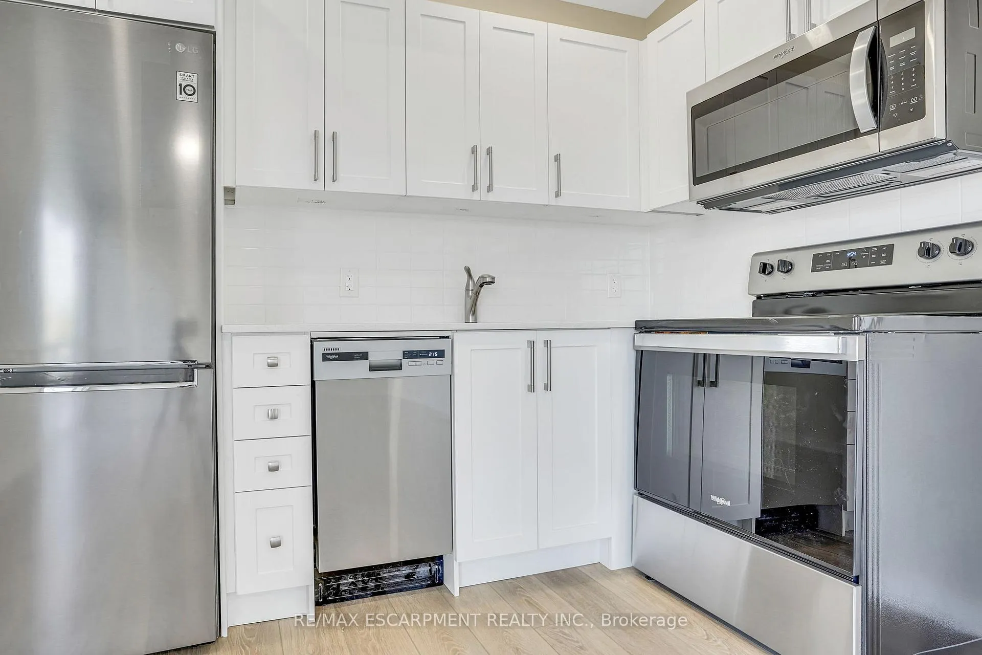 Photo 4 of Unit A, 782 Mohawk Road, Hamilton, Hampton Heights — HOMEH