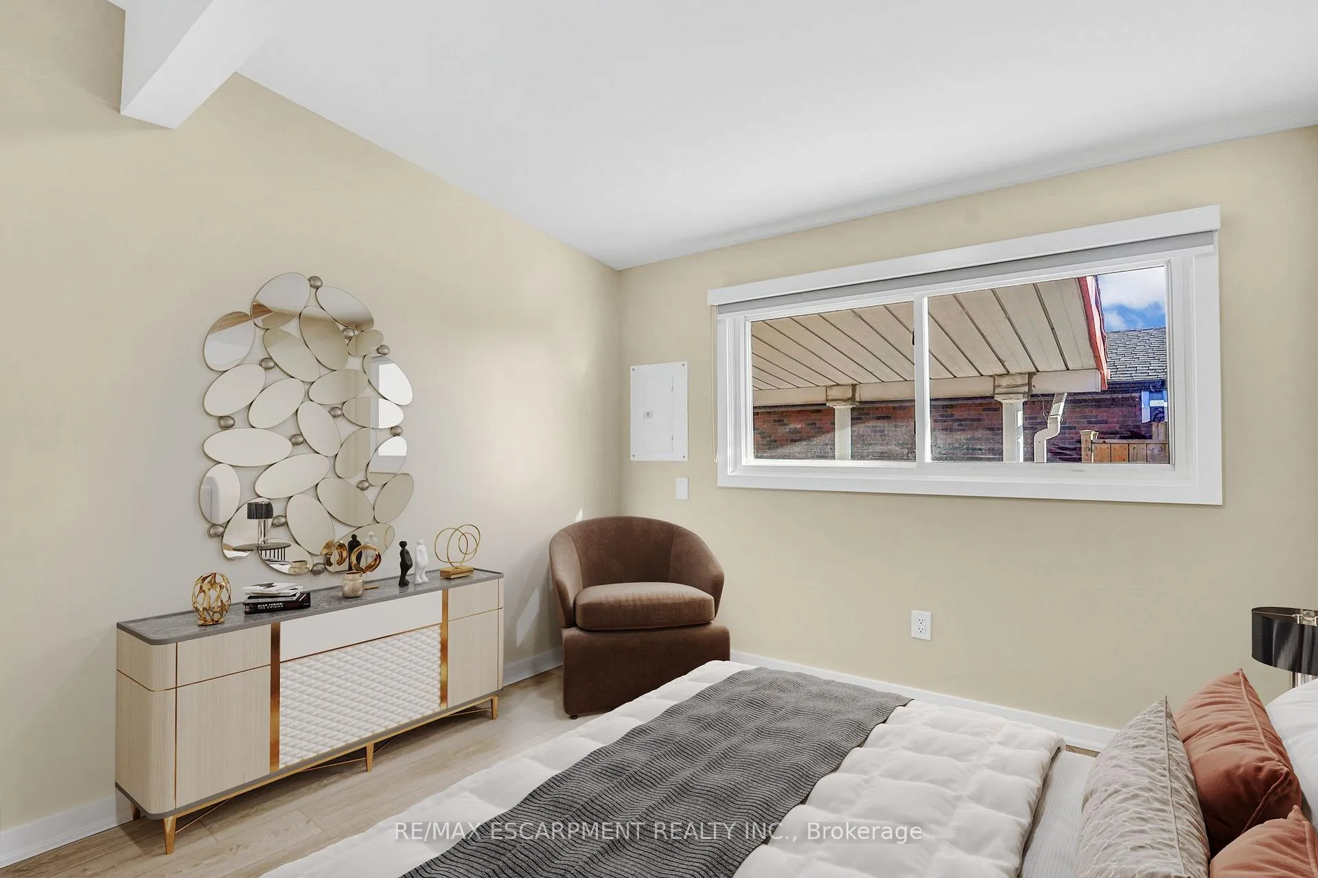 Photo 5 of Unit A, 782 Mohawk Road, Hamilton, Hampton Heights — HOMEH