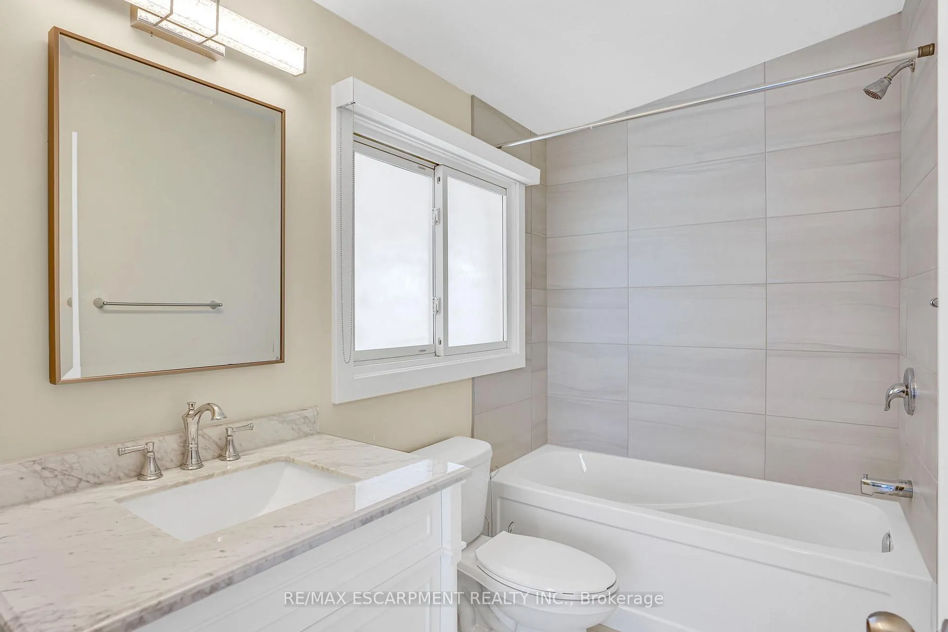 Photo 7 of Unit A, 782 Mohawk Road, Hamilton, Hampton Heights — HOMEH