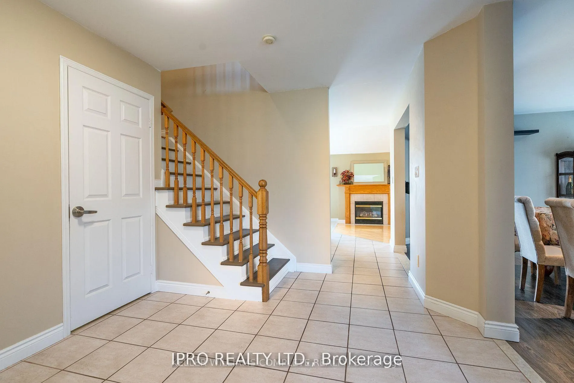 Photo 5 of 186 Locheed Drive, Hamilton, Lisgar — HOMEH