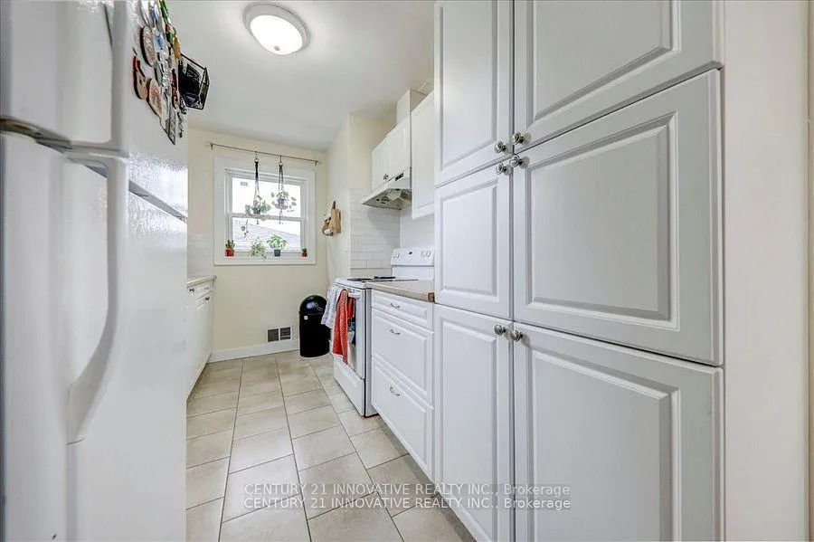 Photo 10 of 449 Fernhill Boulevard, Oshawa, McLaughlin — HOMEH