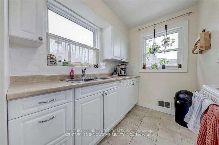 Photo 11 of 449 Fernhill Boulevard, Oshawa, McLaughlin — HOMEH