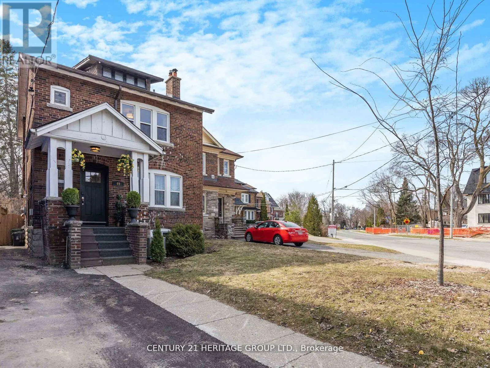 Photo 2 of 49 Yonge Boulevard, Toronto, Lawrence Park North — HOMEH