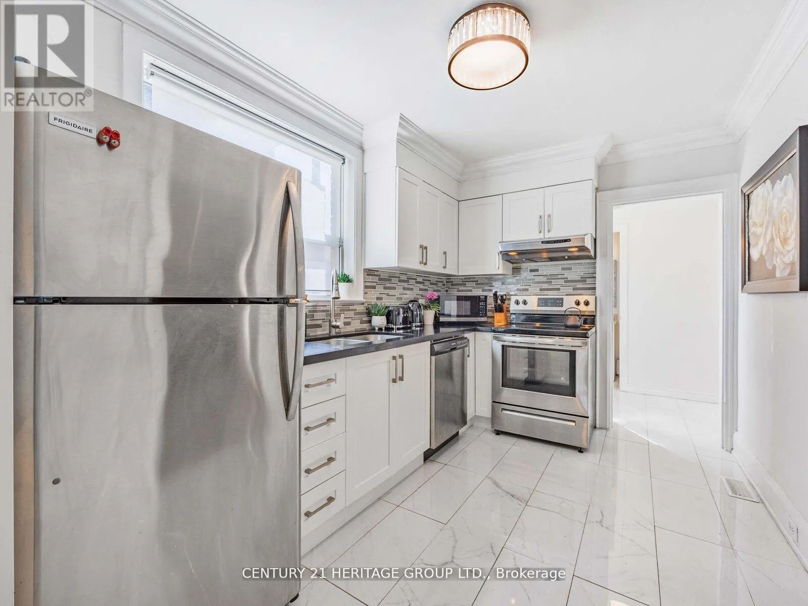 Photo 12 of 49 Yonge Boulevard, Toronto, Lawrence Park North — HOMEH