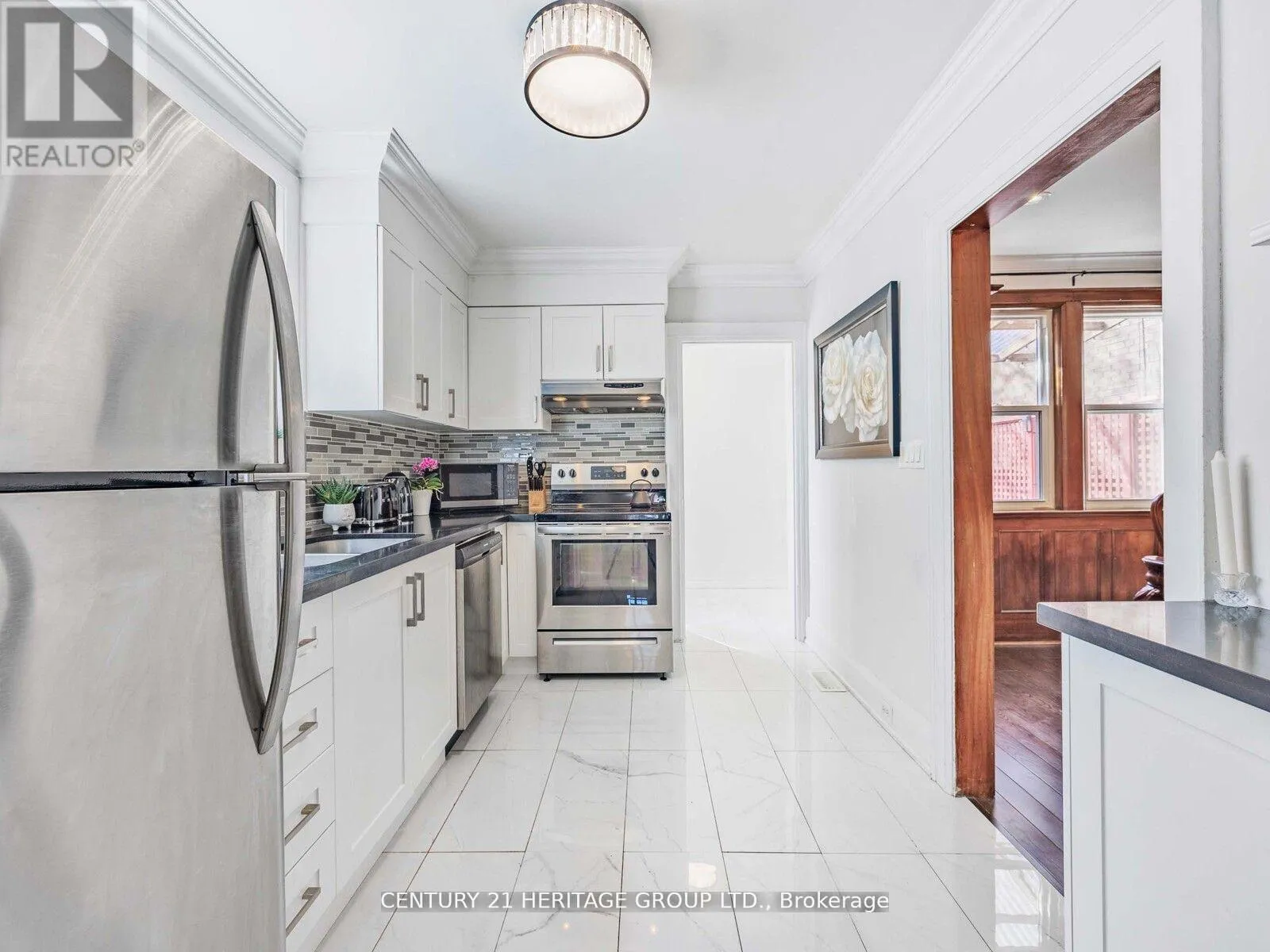 Photo 13 of 49 Yonge Boulevard, Toronto, Lawrence Park North — HOMEH