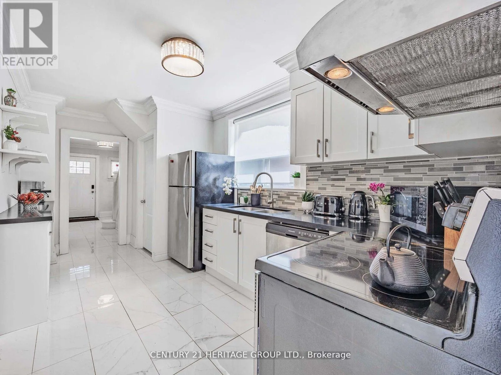 Photo 14 of 49 Yonge Boulevard, Toronto, Lawrence Park North — HOMEH
