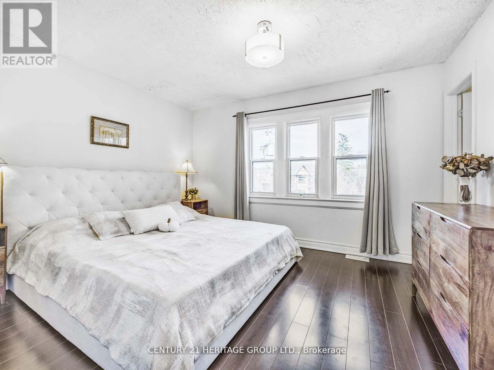 Photo 16 of 49 Yonge Boulevard, Toronto, Lawrence Park North — HOMEH