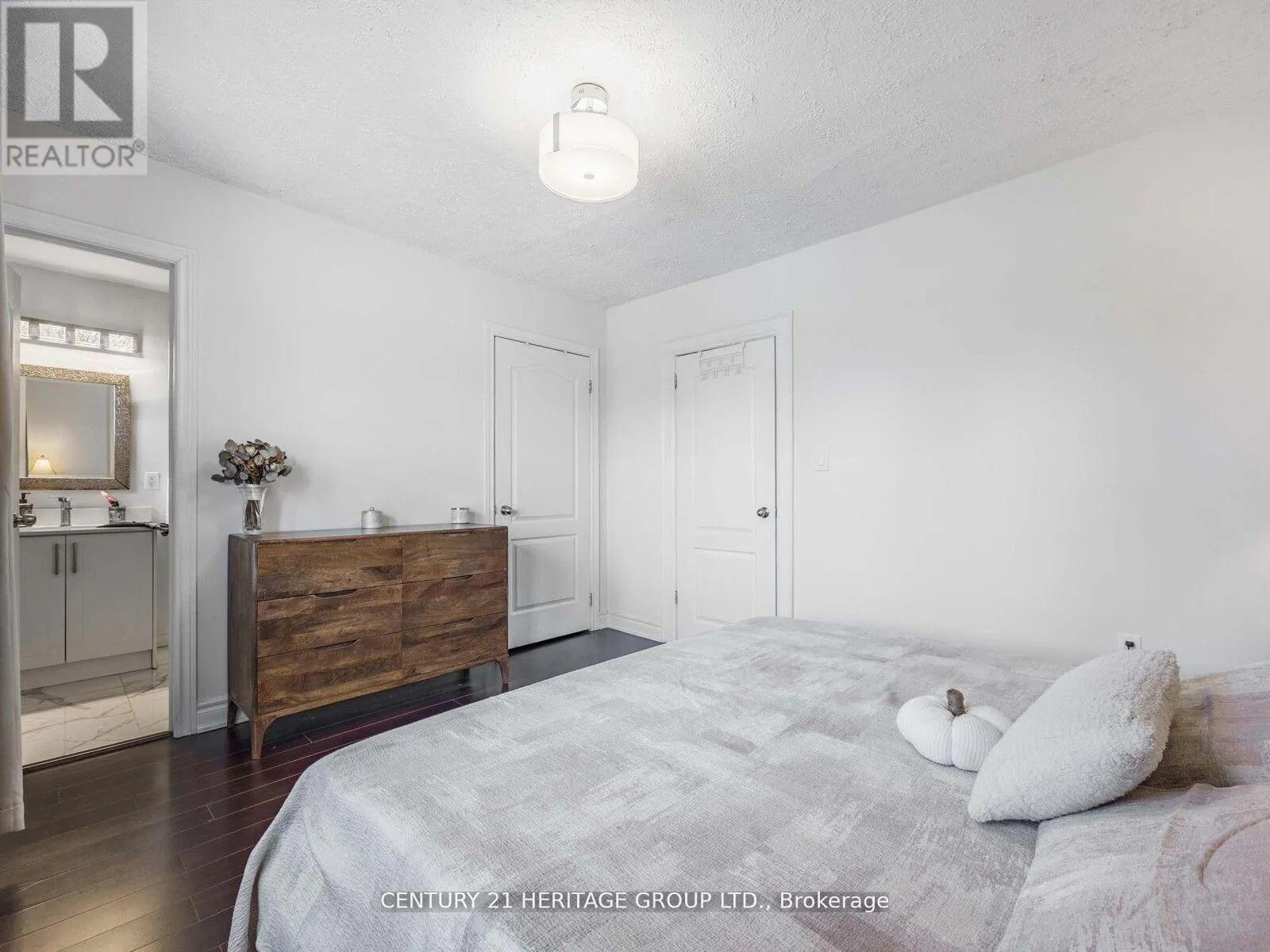 Photo 18 of 49 Yonge Boulevard, Toronto, Lawrence Park North — HOMEH