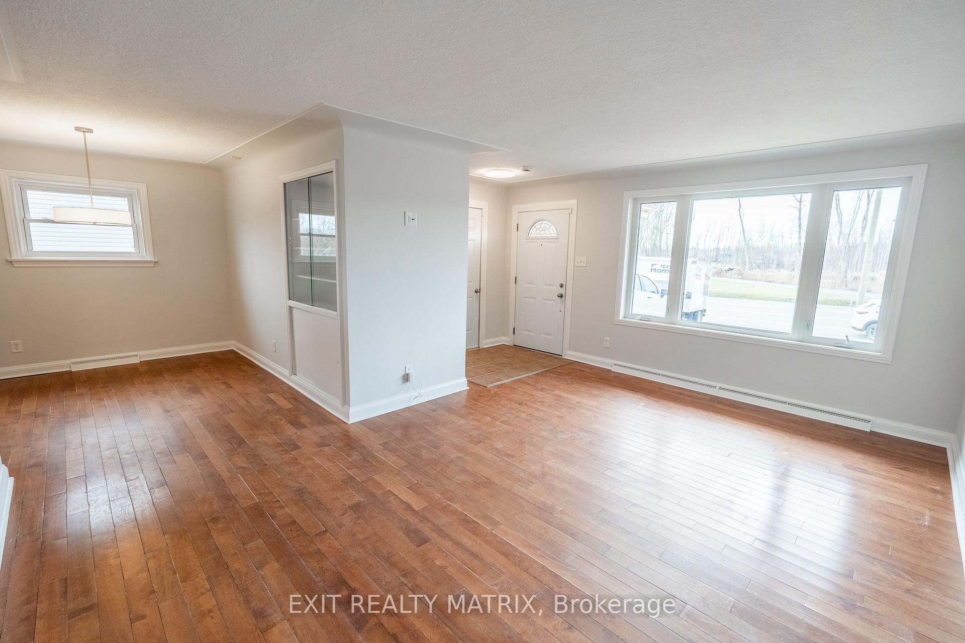 Photo 2 of 1405 Power Dam Drive, Cornwall — HOMEH