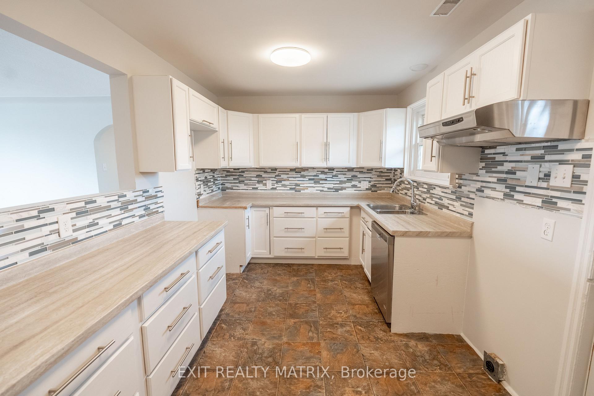 Photo 8 of 1405 Power Dam Drive, Cornwall — HOMEH