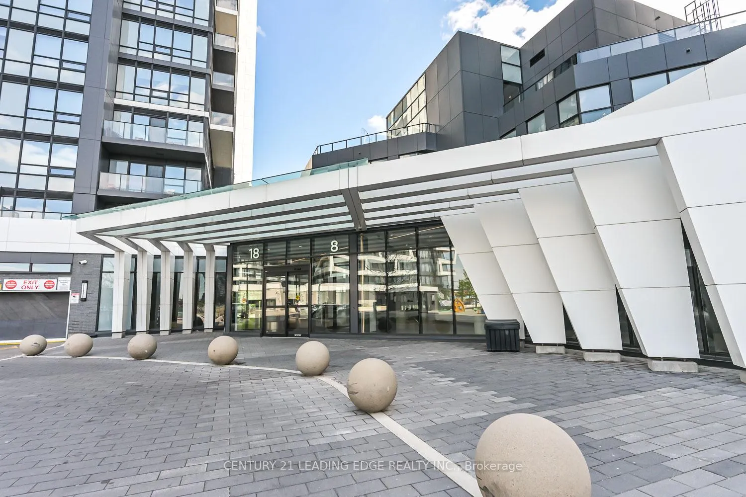 Photo 3 of Unit 210, 18 Water Walk Drive, Markham, Unionville — HOMEH