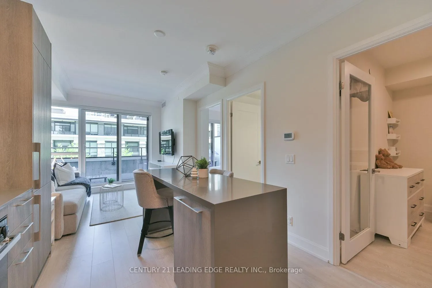Photo 10 of Unit 210, 18 Water Walk Drive, Markham, Unionville — HOMEH