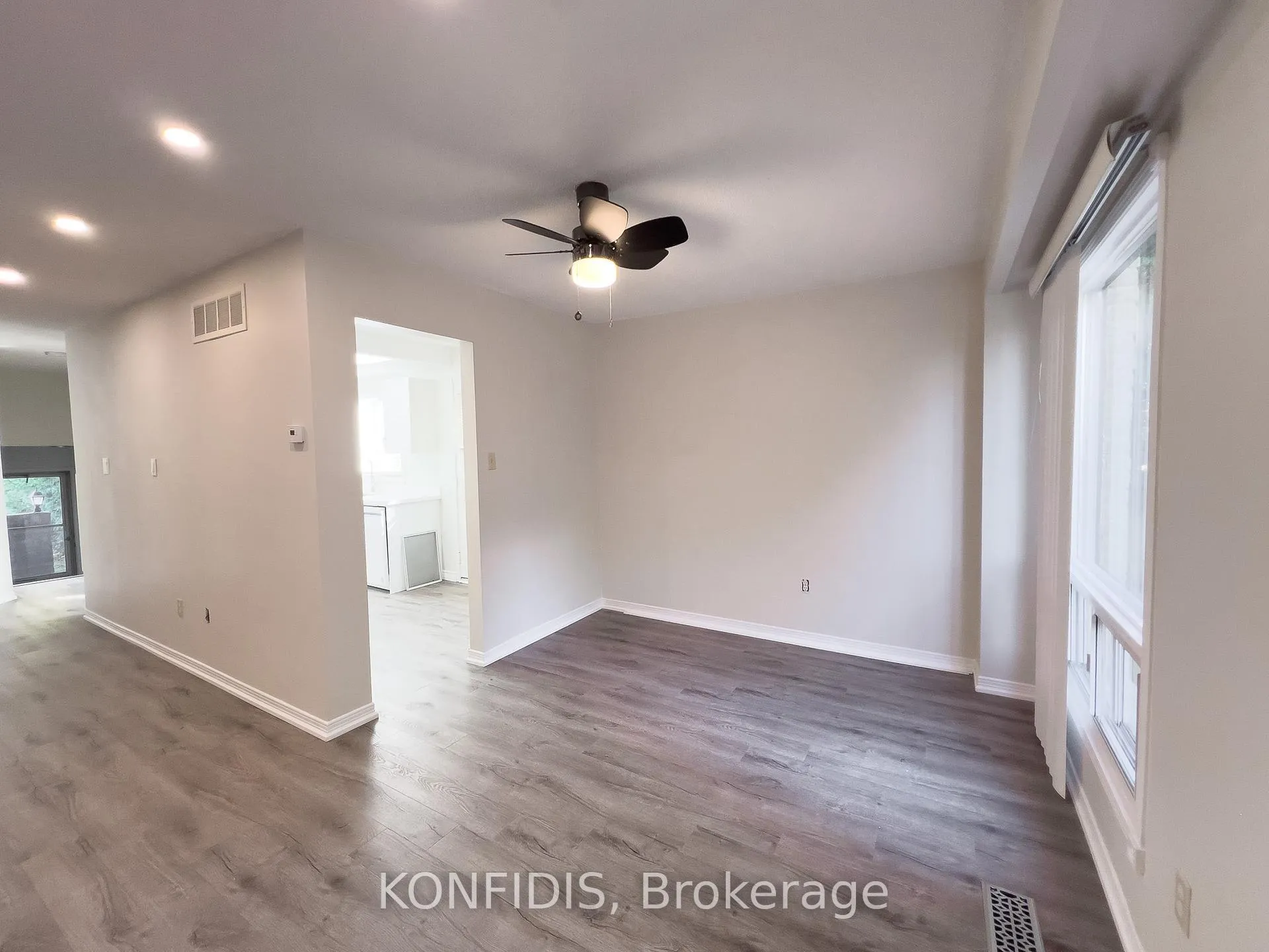 Photo 2 of 58 Rose Way, Markham, Markham Village — HOMEH
