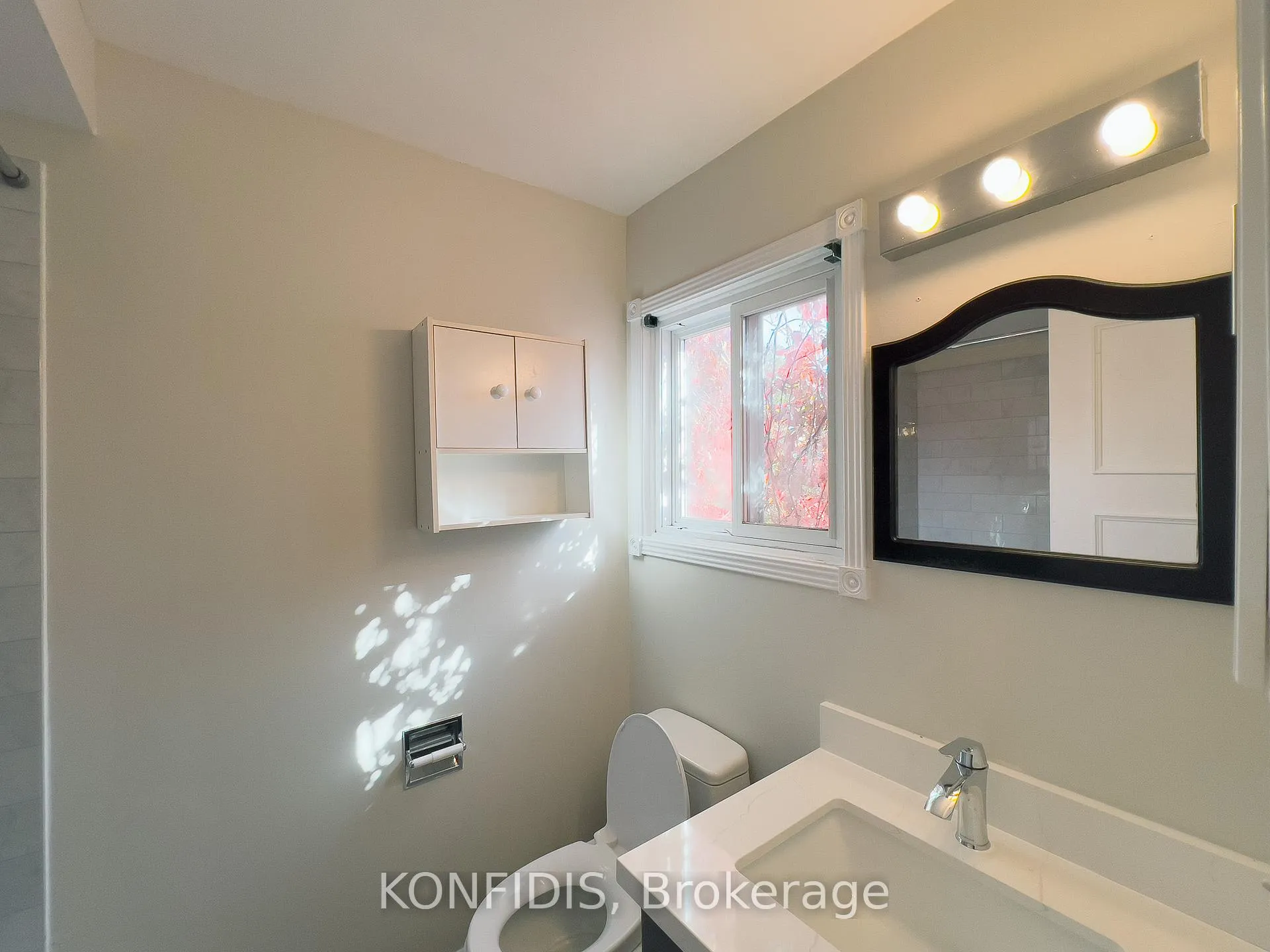 Photo 5 of 58 Rose Way, Markham, Markham Village — HOMEH