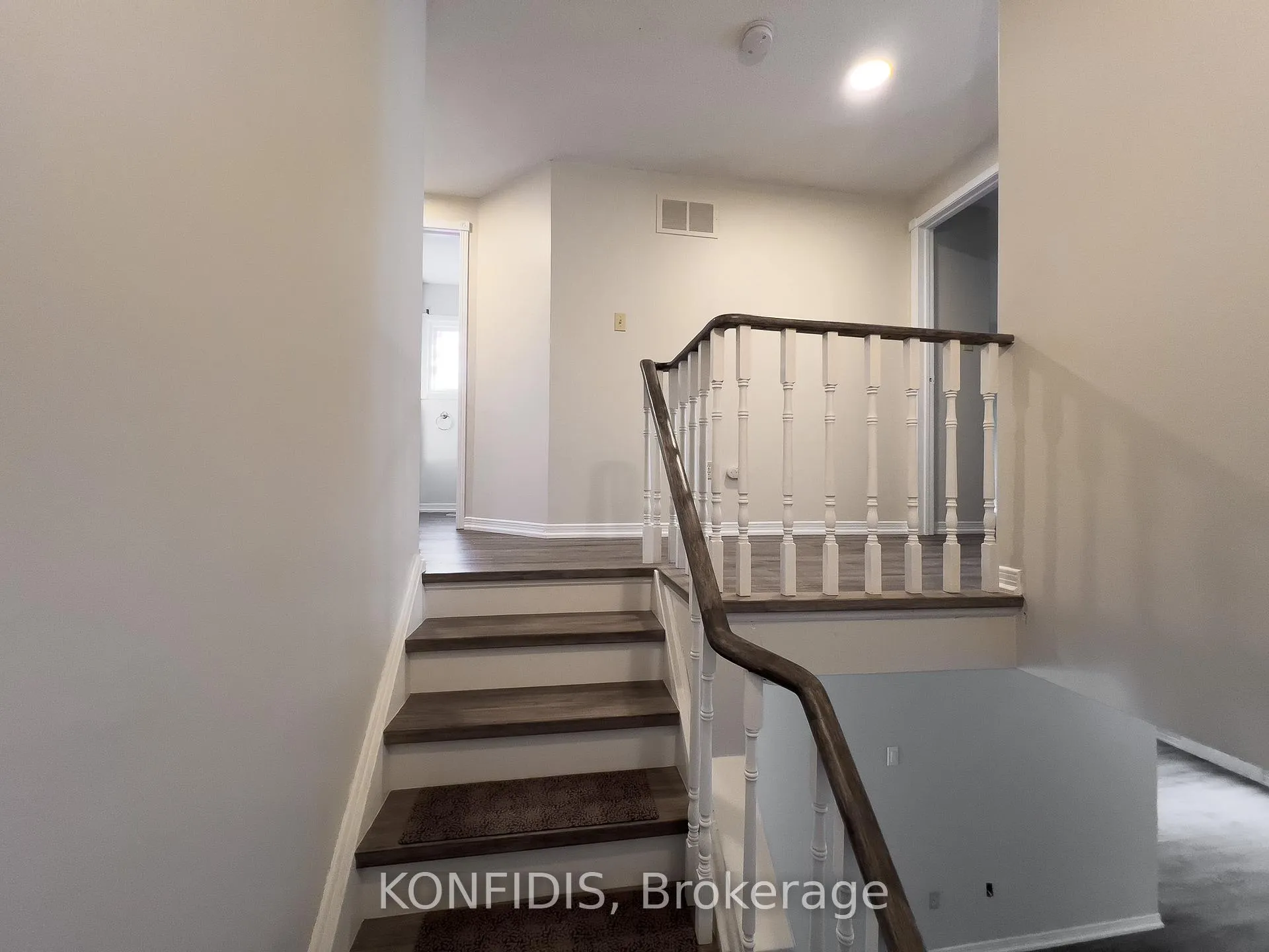 Photo 10 of 58 Rose Way, Markham, Markham Village — HOMEH