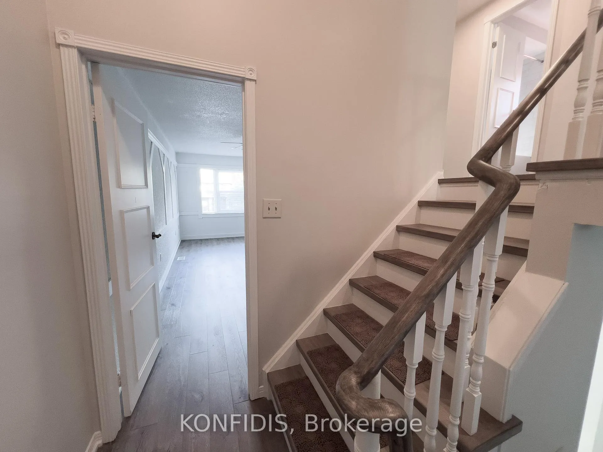 Photo 11 of 58 Rose Way, Markham, Markham Village — HOMEH