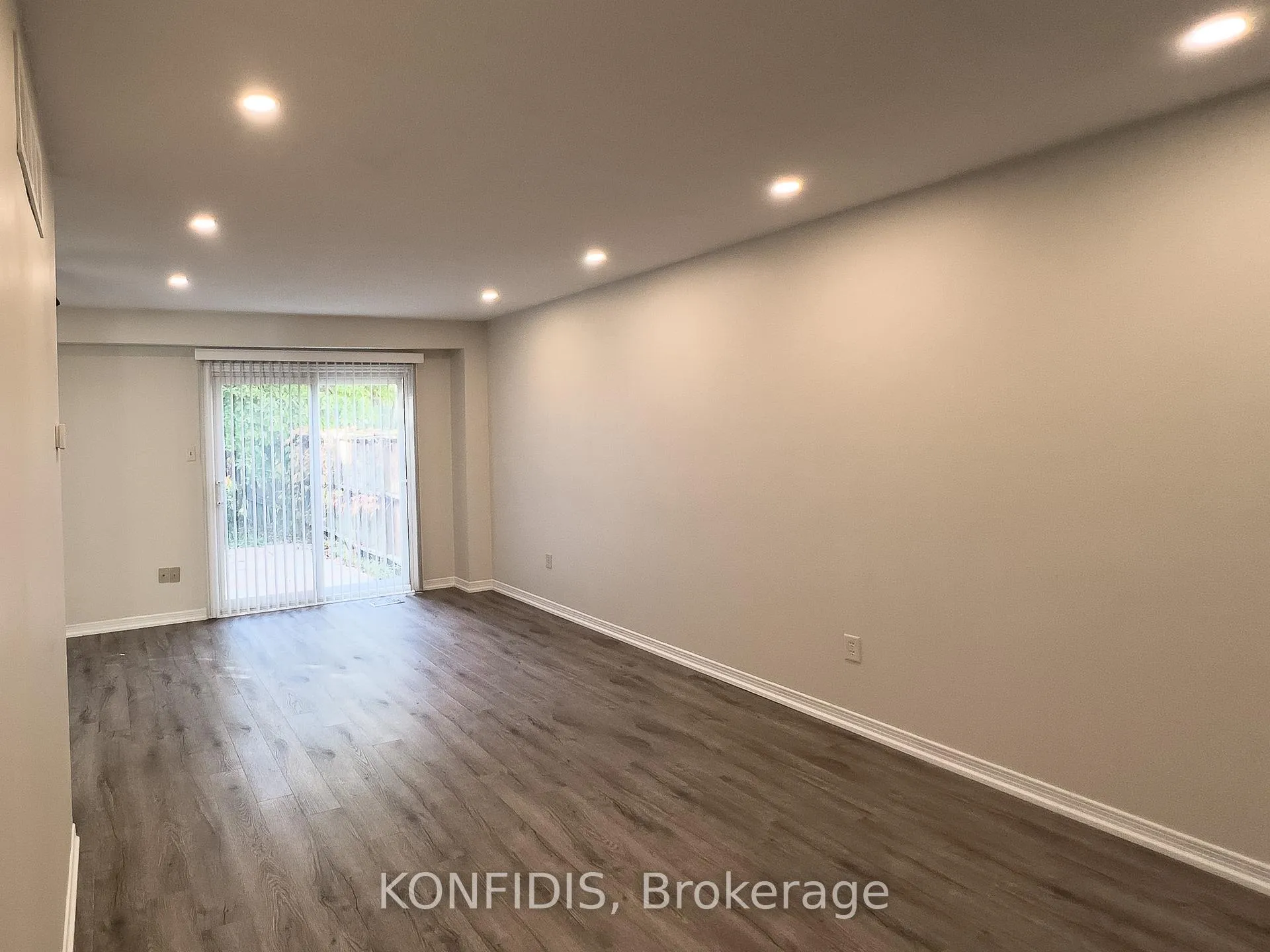 Photo 14 of 58 Rose Way, Markham, Markham Village — HOMEH