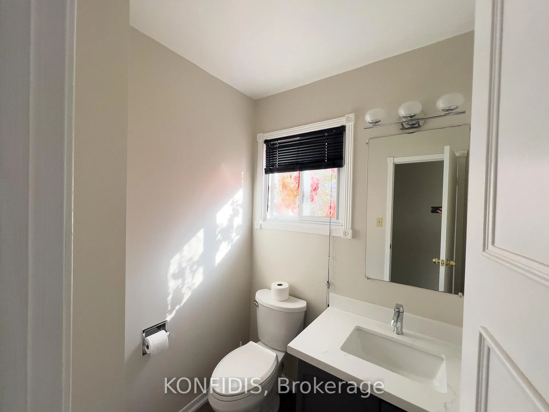 Photo 15 of 58 Rose Way, Markham, Markham Village — HOMEH