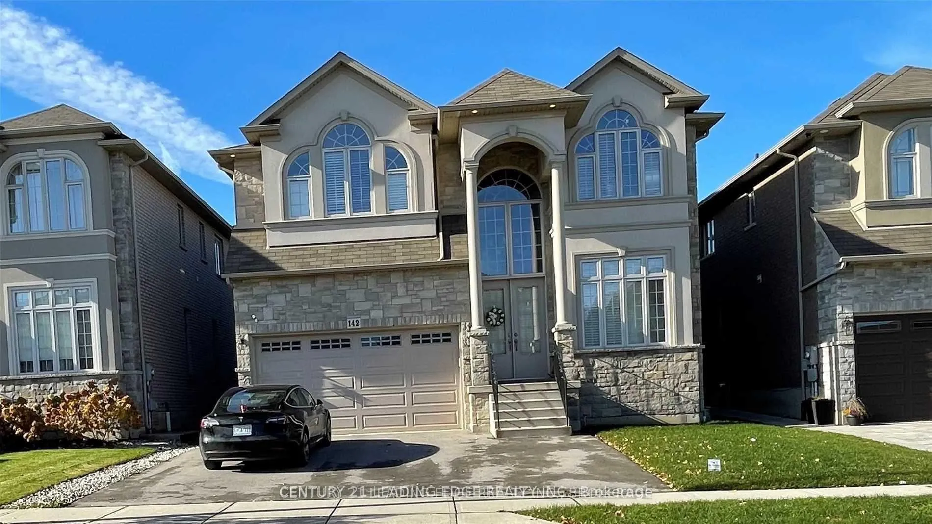 Photo 2 of 142 Chambers Drive, Hamilton, Ancaster — HOMEH