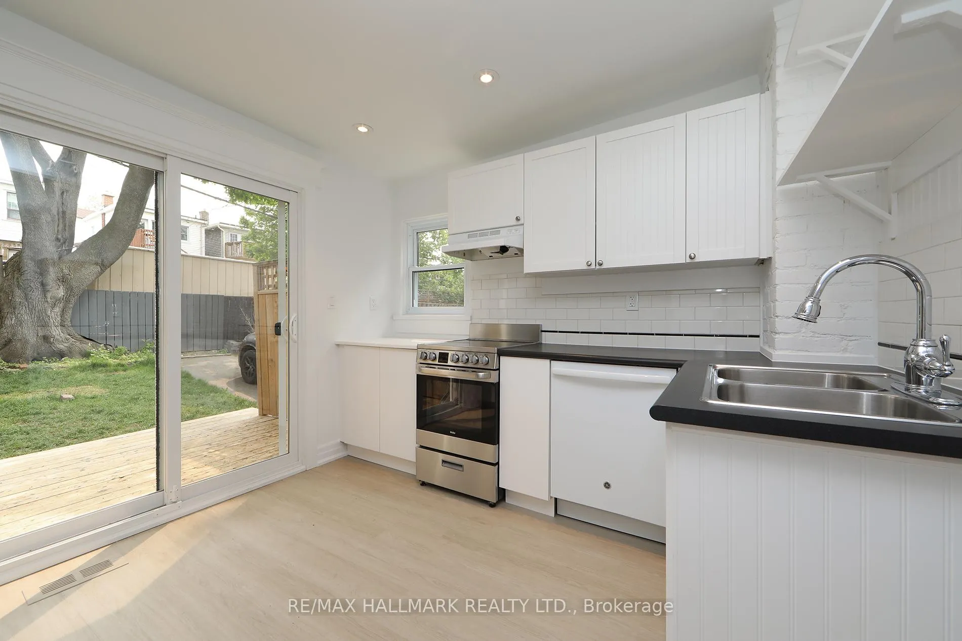 Photo 16 of 47 Hiltz Avenue, Toronto, South Riverdale — HOMEH