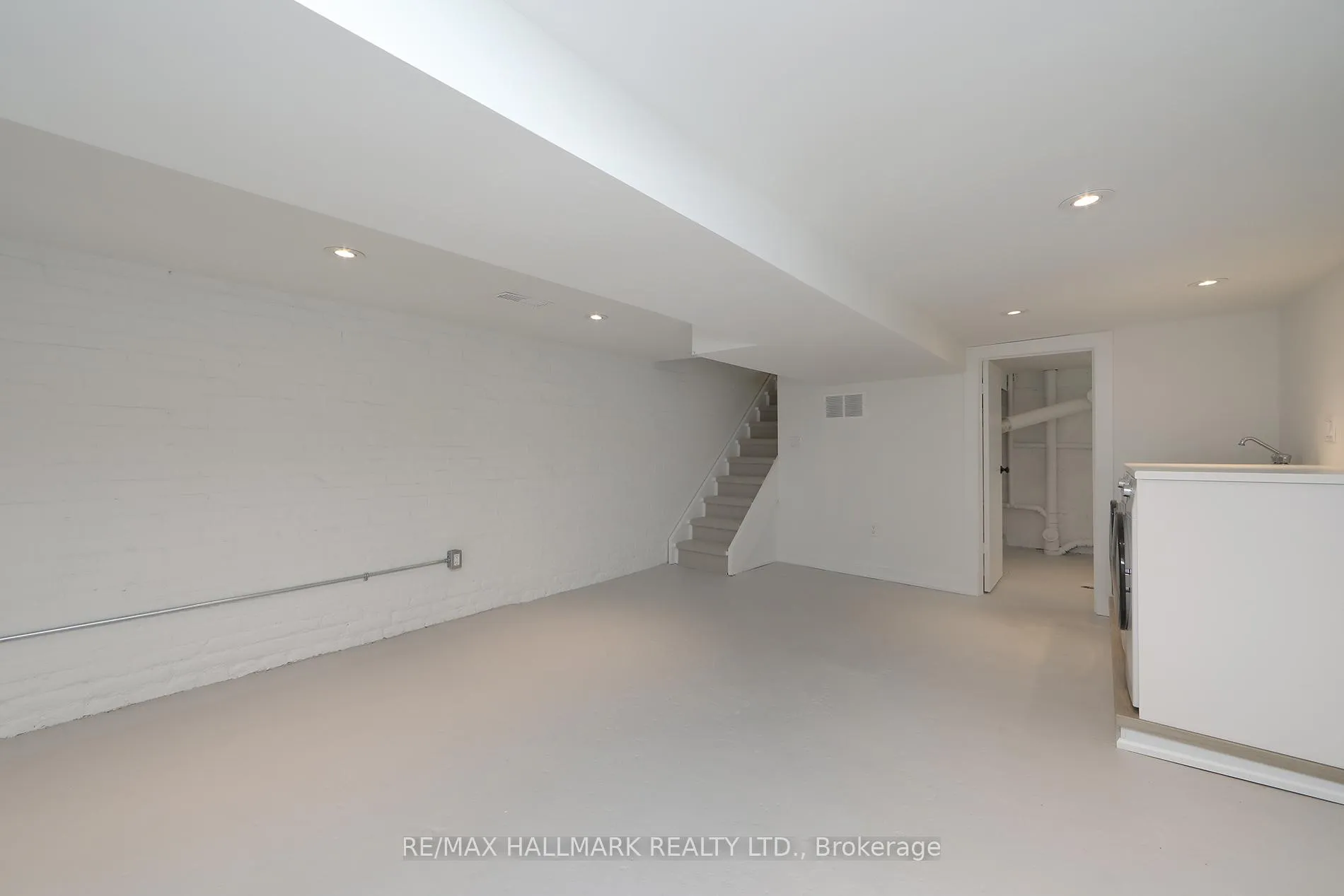 Photo 32 of 47 Hiltz Avenue, Toronto, South Riverdale — HOMEH