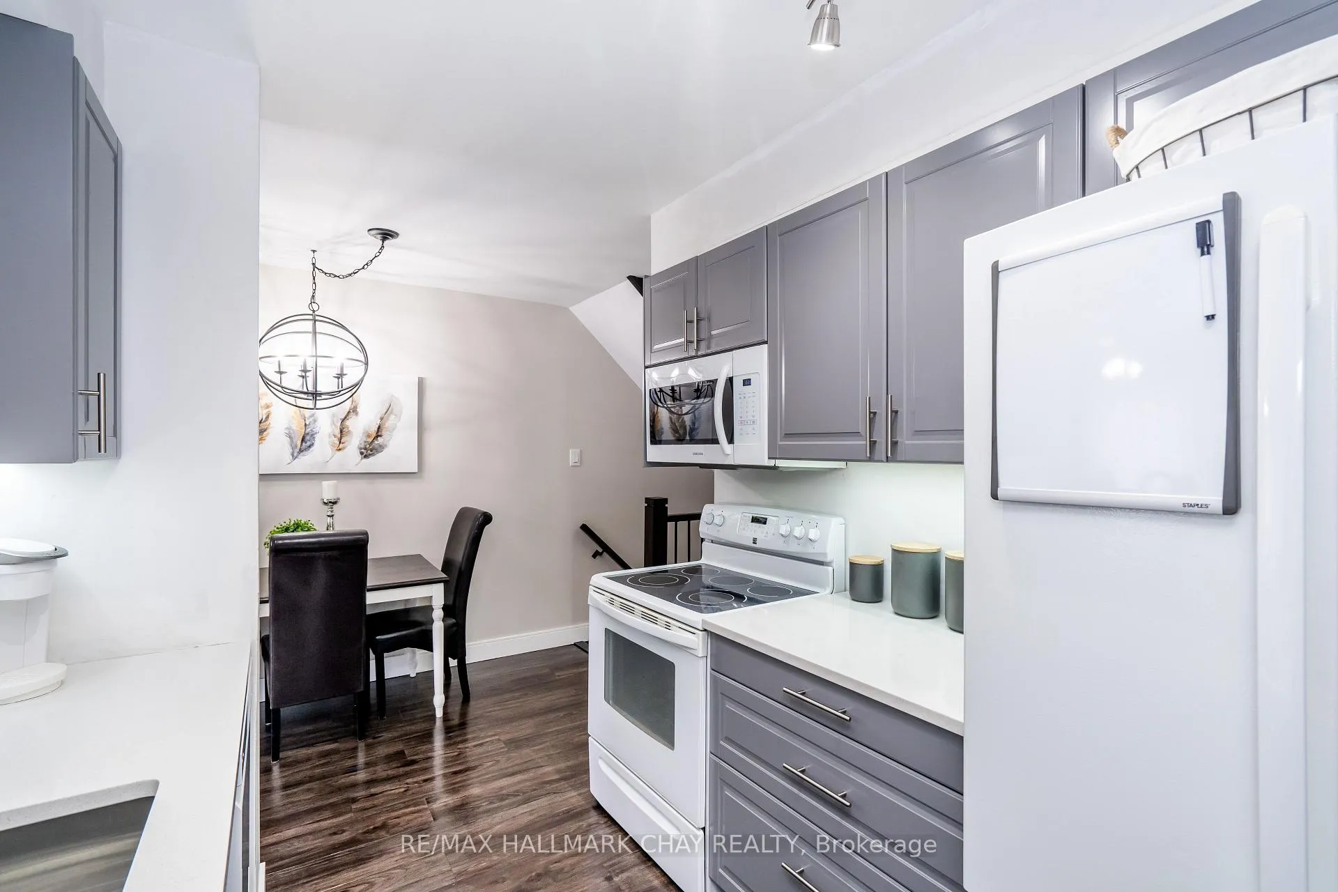 Photo 9 of 109 Sydenham Wells, Barrie, Georgian Drive — HOMEH