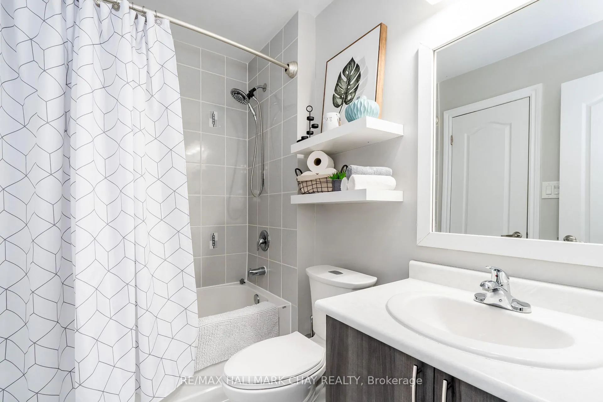 Photo 22 of 109 Sydenham Wells, Barrie, Georgian Drive — HOMEH