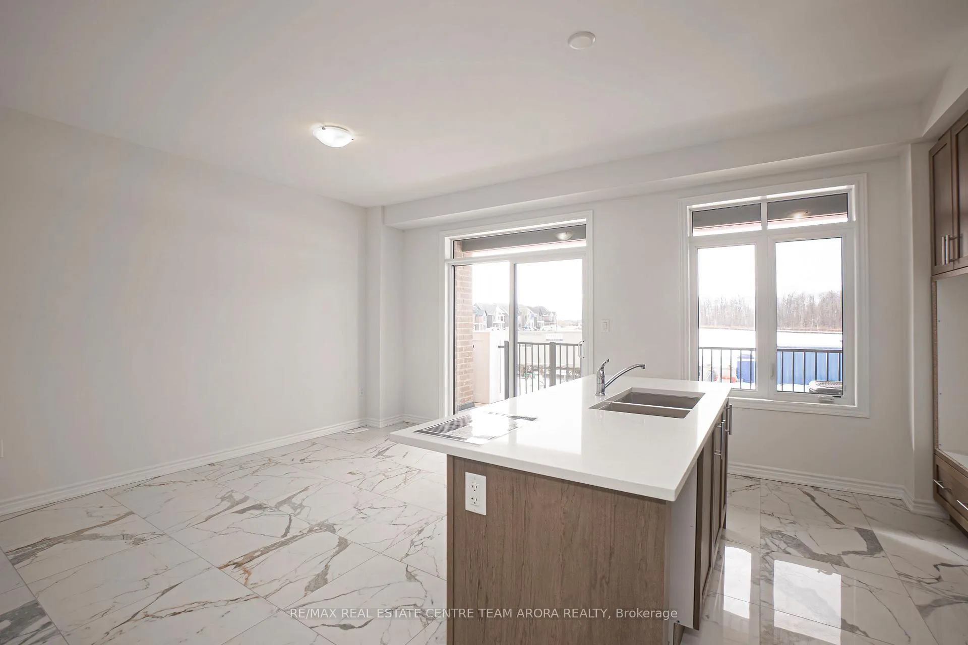 Photo 7 of 62 Bonnington Drive, Brampton, Northwest Brampton — HOMEH