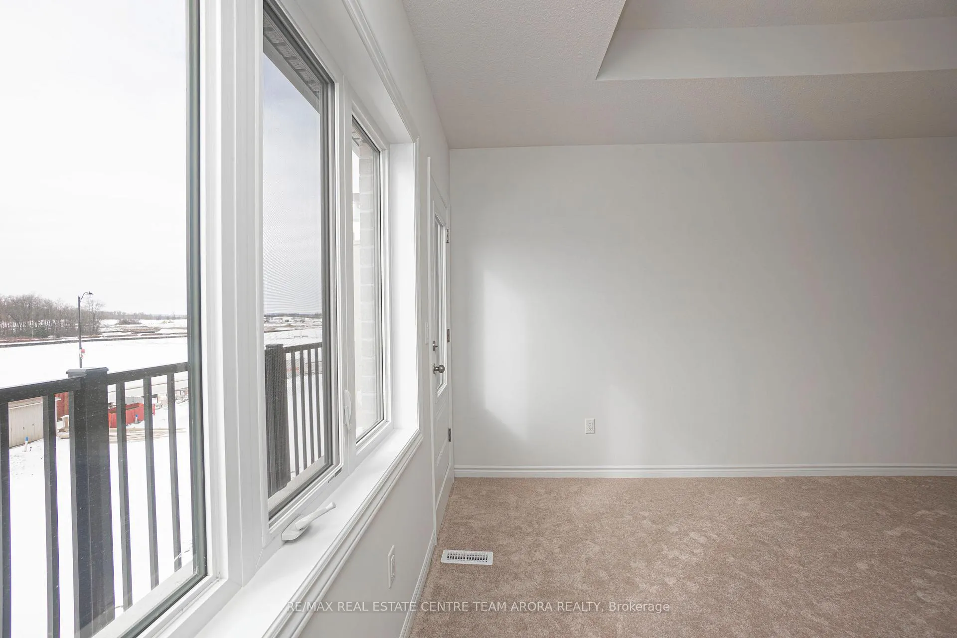 Photo 13 of 62 Bonnington Drive, Brampton, Northwest Brampton — HOMEH