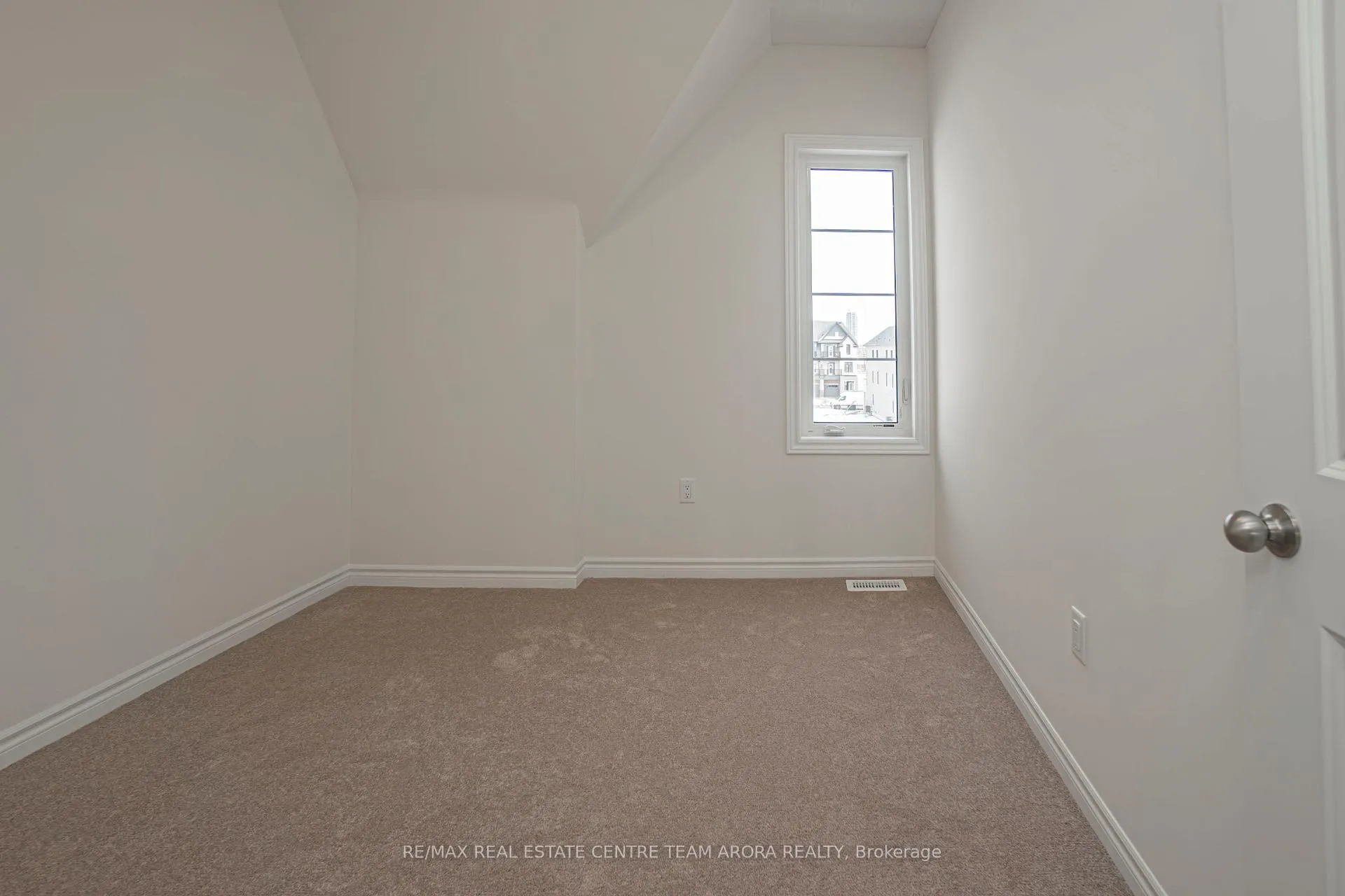Photo 18 of 62 Bonnington Drive, Brampton, Northwest Brampton — HOMEH