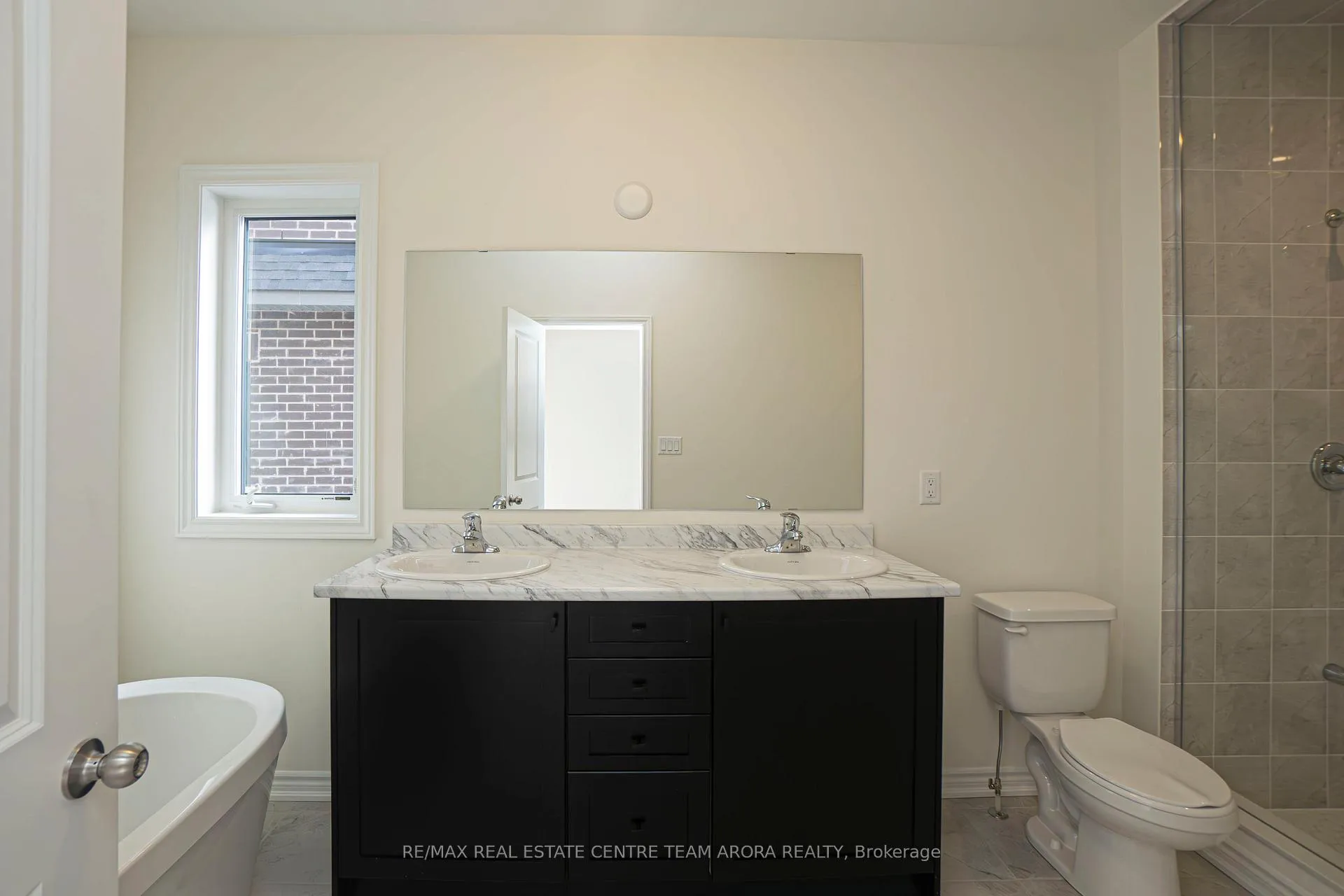 Photo 20 of 62 Bonnington Drive, Brampton, Northwest Brampton — HOMEH